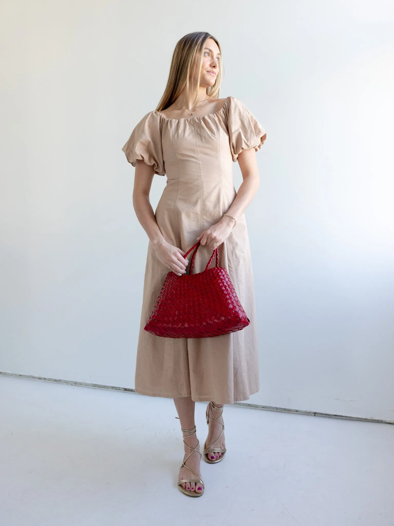 Agnes Midi Dress Travel Vibe