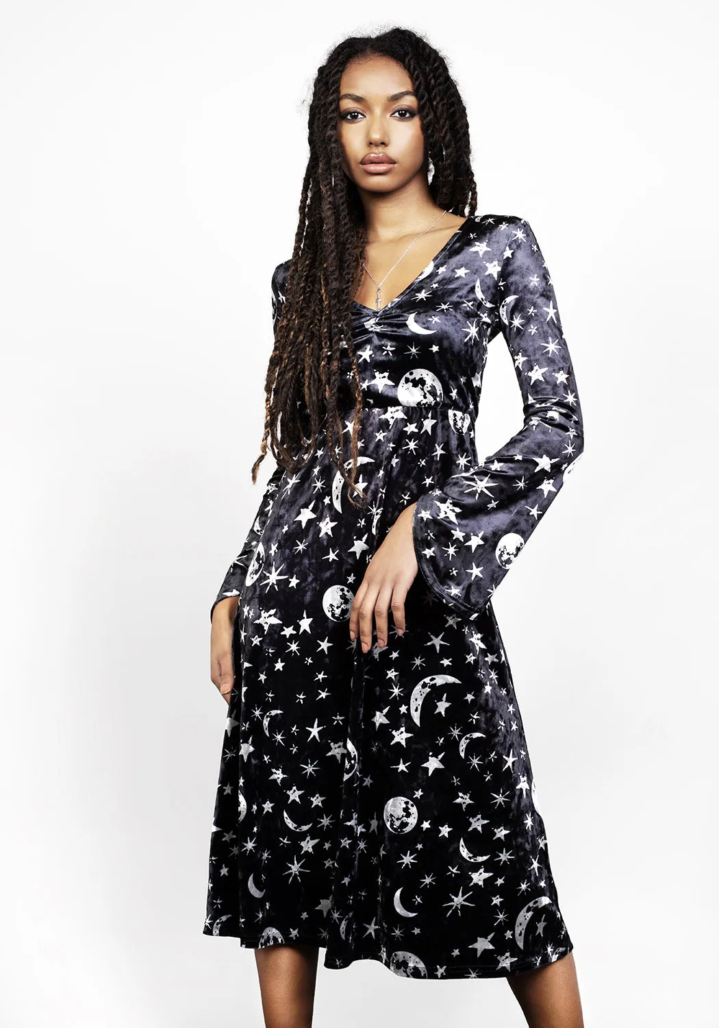 ALLNIGHTER VELVET MIDI DRESS Light Outfit Modern Twist
