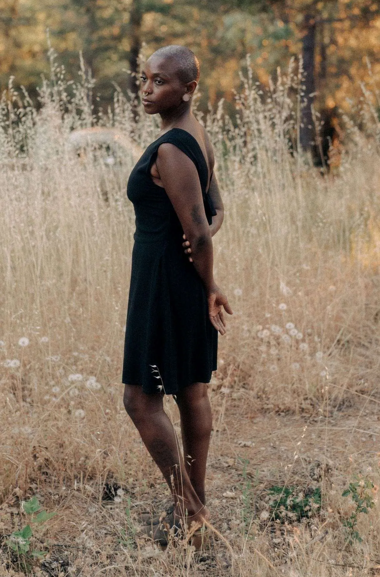 Side-Pocket Cozy Comfort Archie Dress in Black Rayon