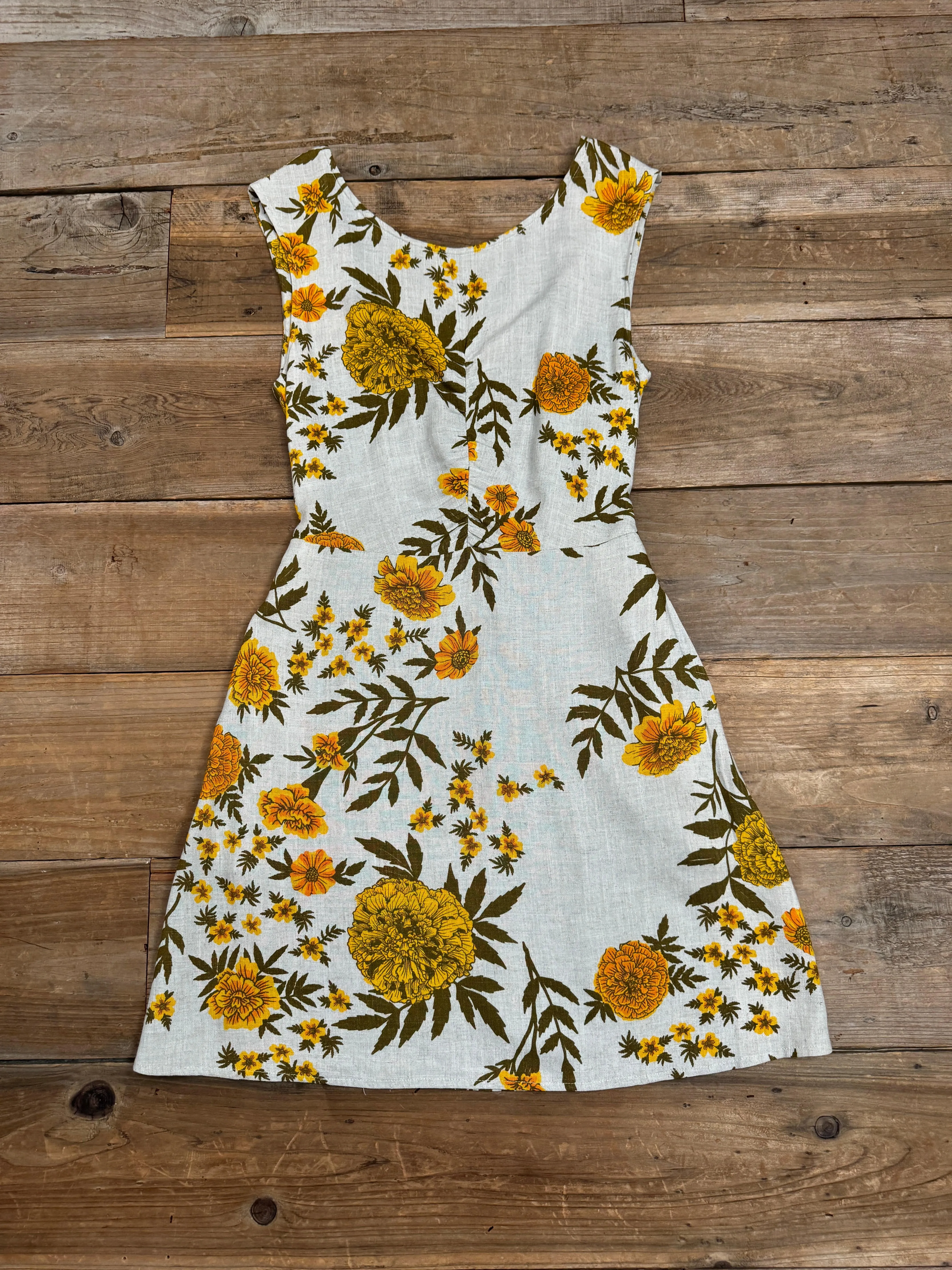 Glossy-Finish Comfy Style Archie Dress in Oat Marigold Linen