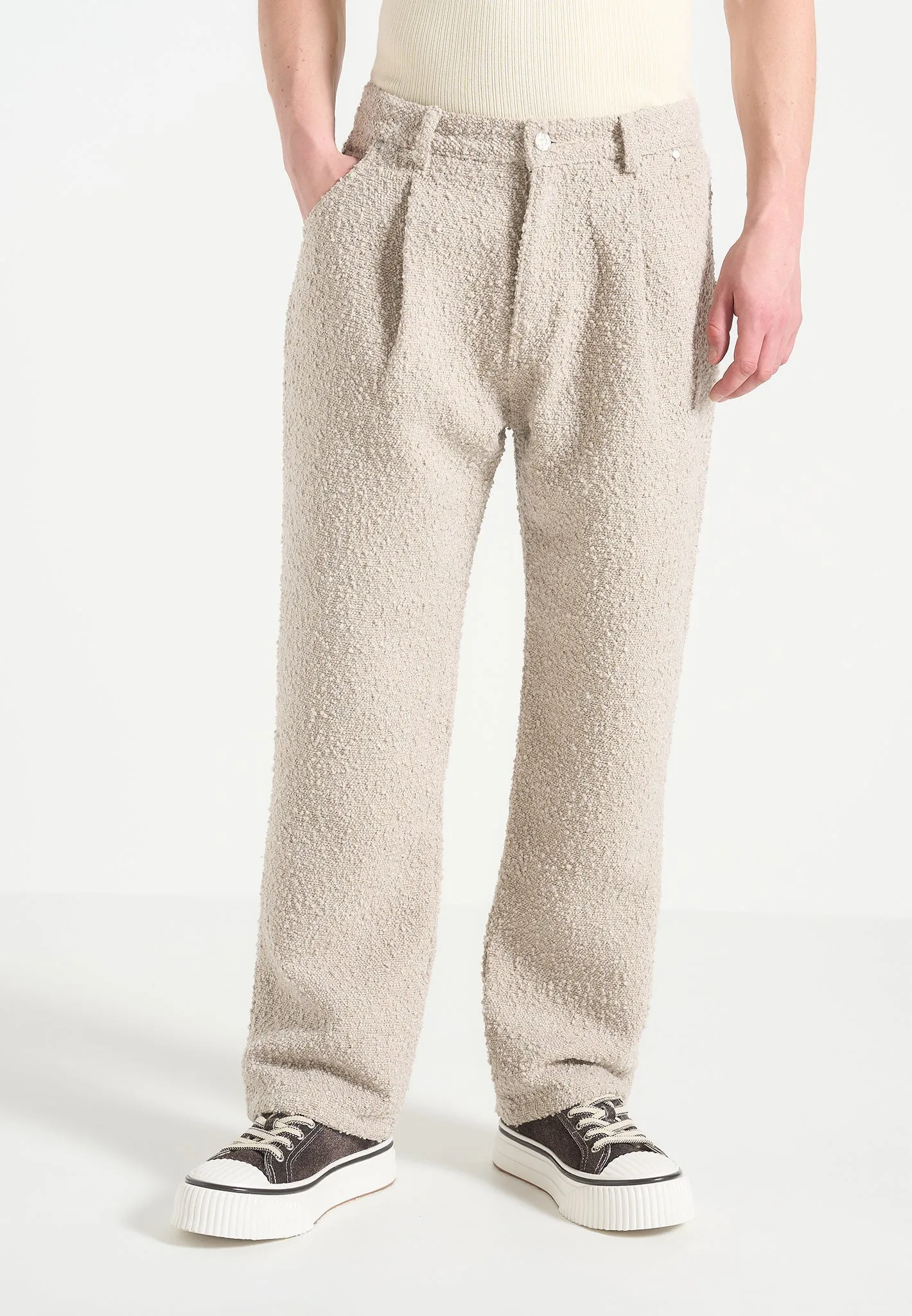 Routine Wear Fade Resistant Finish Arnault - Boucle Pleated Jeans - Beige