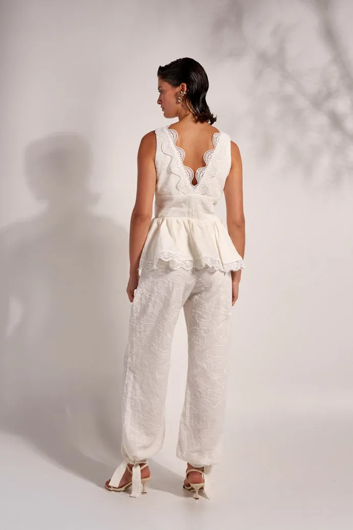 Street Smart Look Casual Layers AWA TOP WHITE