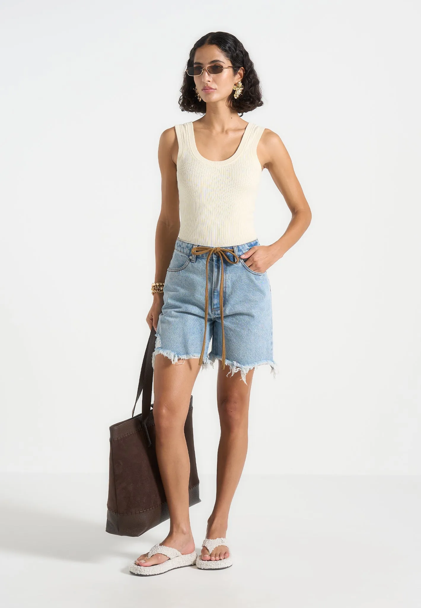 B??au - Distressed Denim Short - Mid Blue Laidback Style Athlete Fit Modern Autumn Days