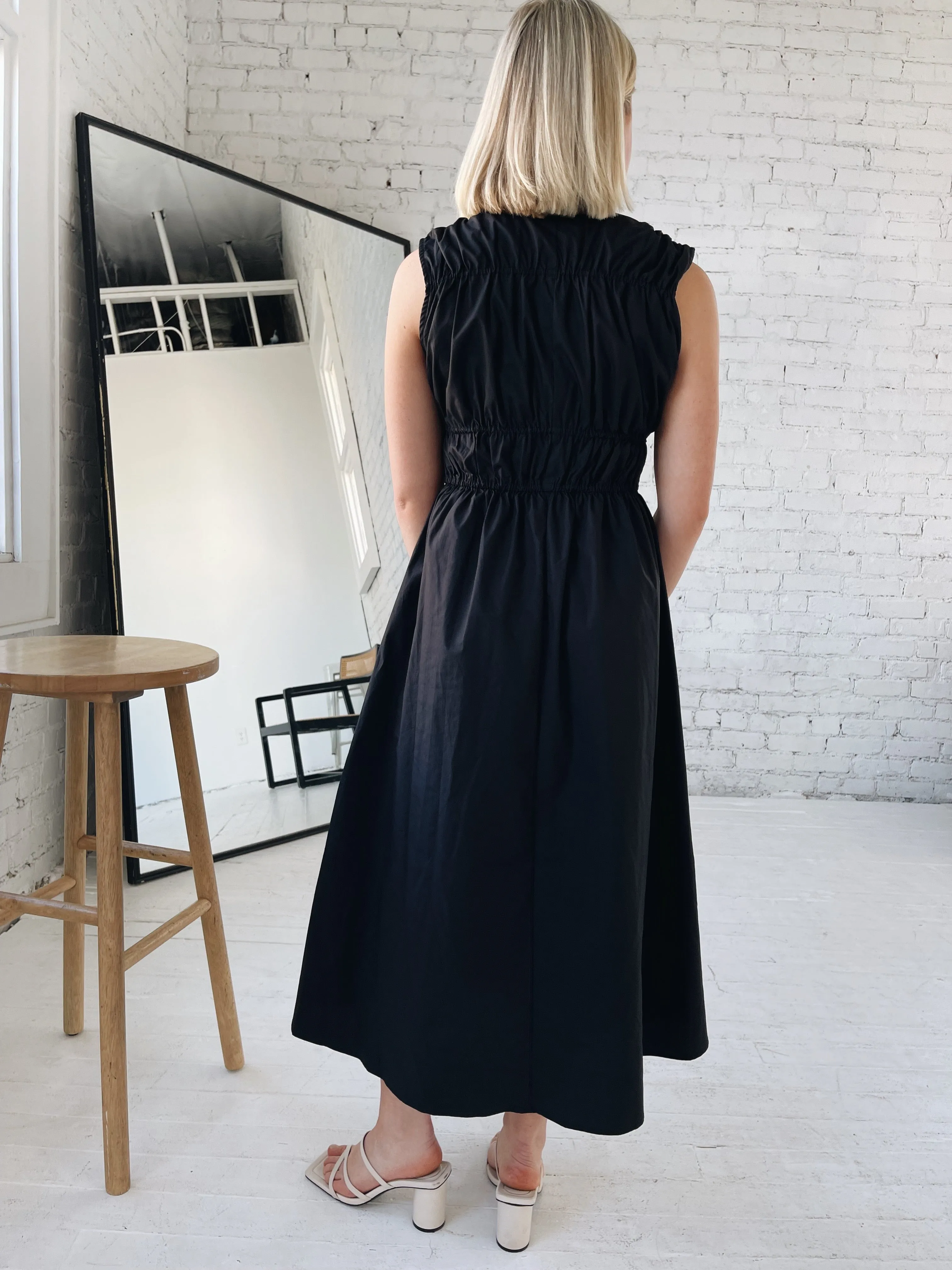 Simple Profile Chic and Cozy Wear Bisette Smocked Dress