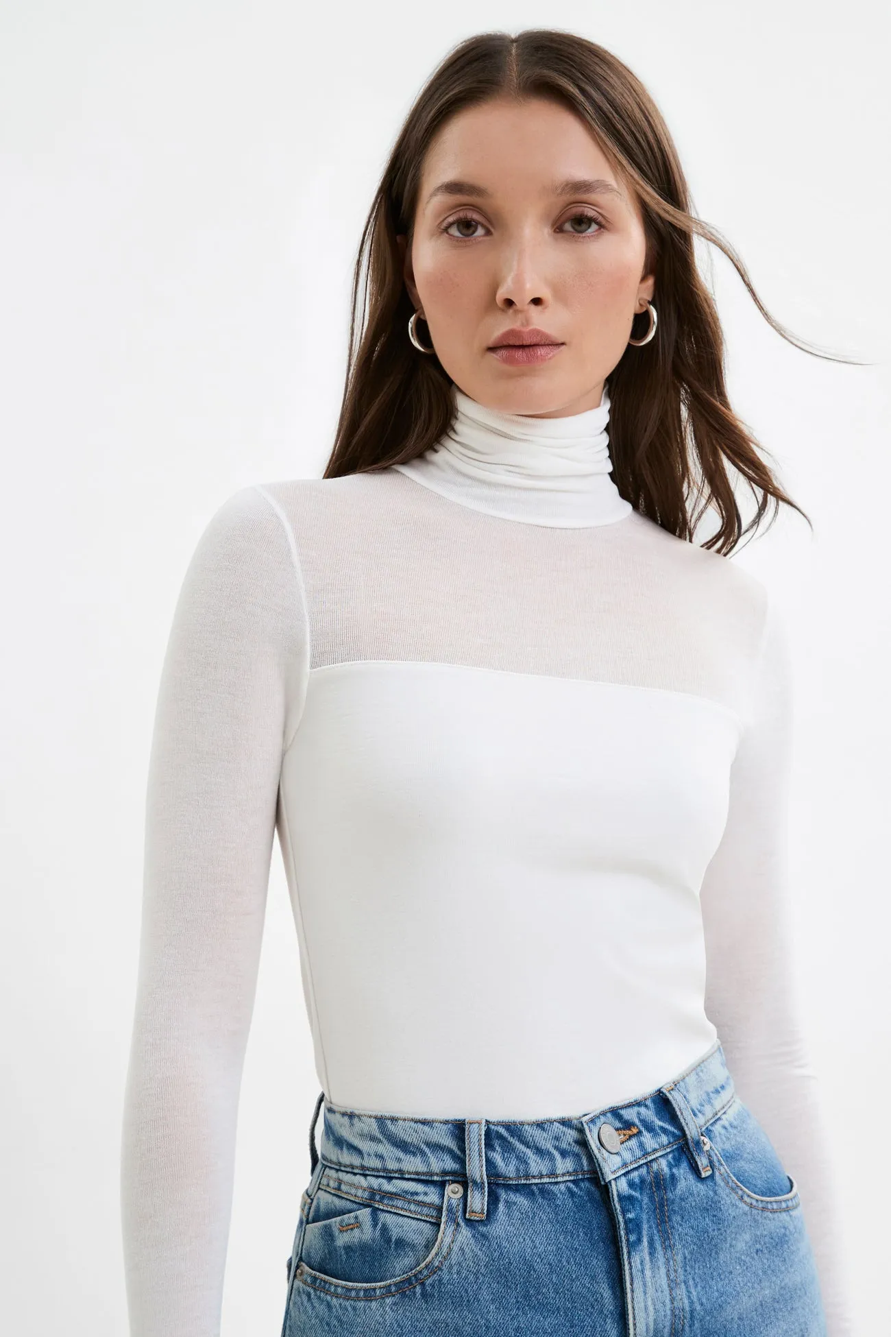 OversizedSilhouette CompressionFit Cara Top