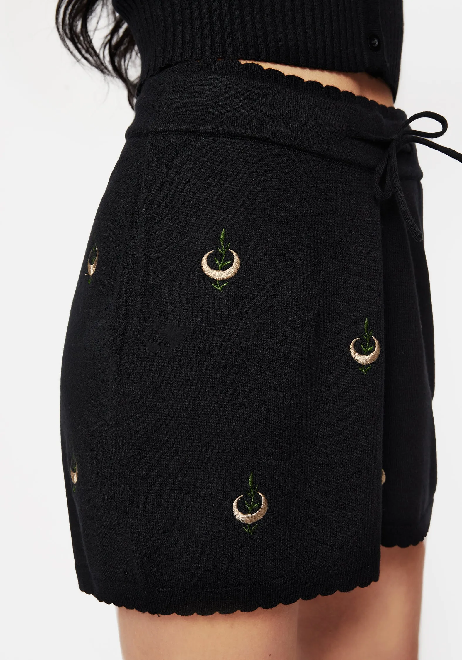 Comfortable Motion Liana Moon Leaf Embroidered Knit Shorts