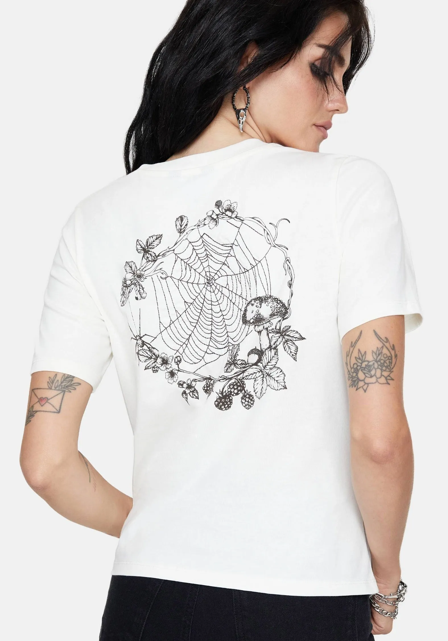 Everyday Outfit Day-to-Night Look Cynthia Spider Web Graphic Cotton T-Shirt