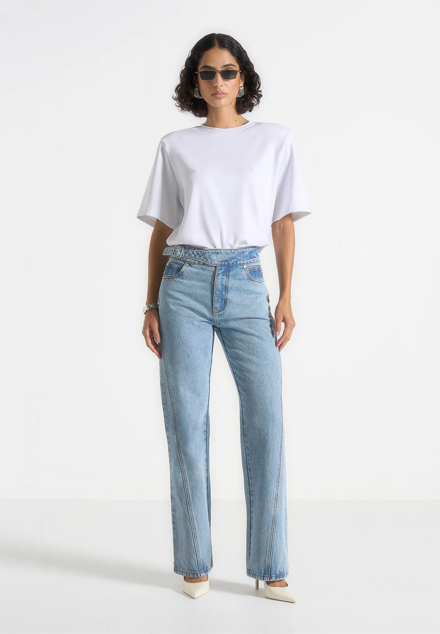 Loane - Twist Leg Boyfriend Jeans With Waist Adjuster - Mid Blue Spring Mood Bold Look Double Layered Knees