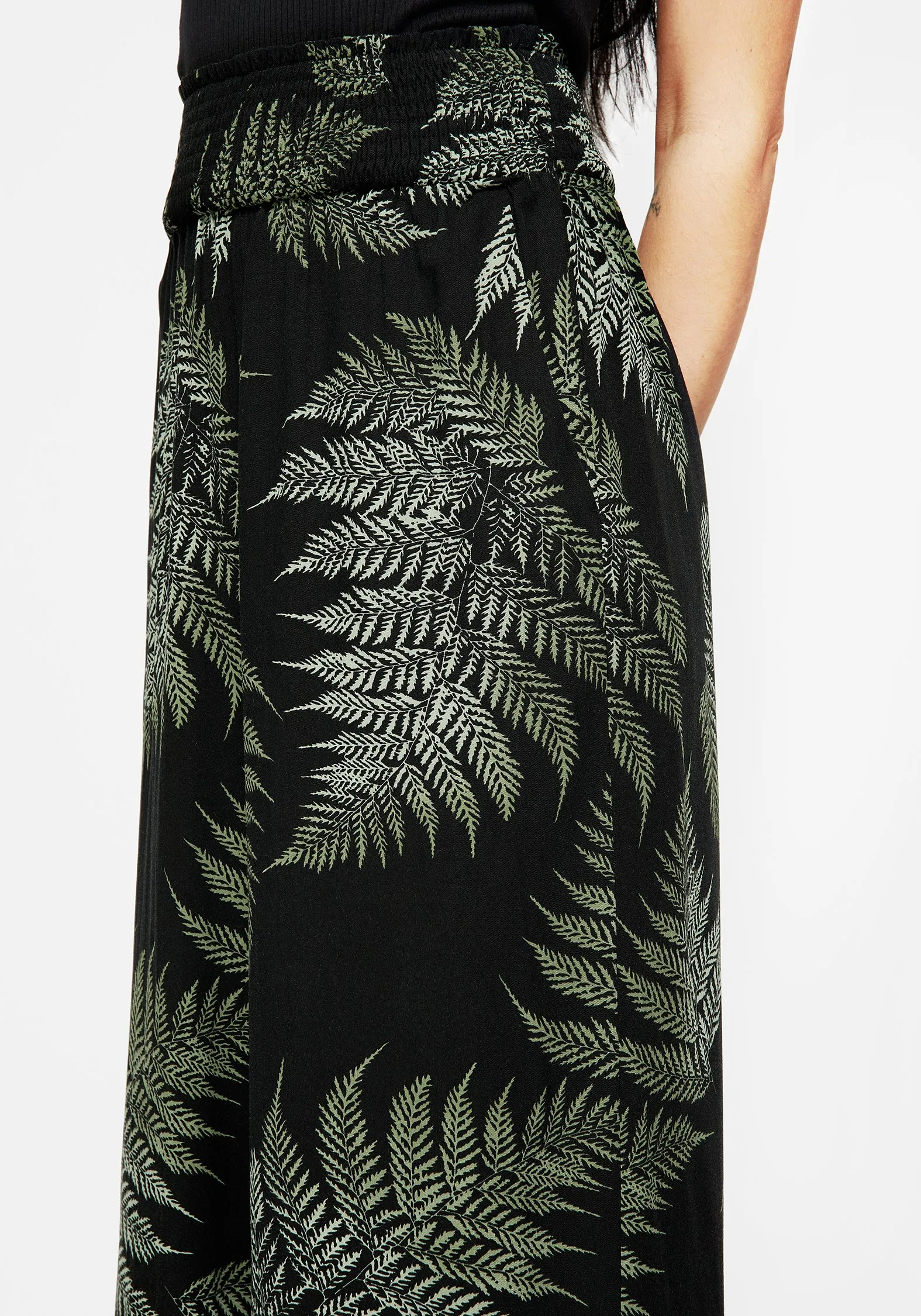 Fern Flowy Trousers Midi length