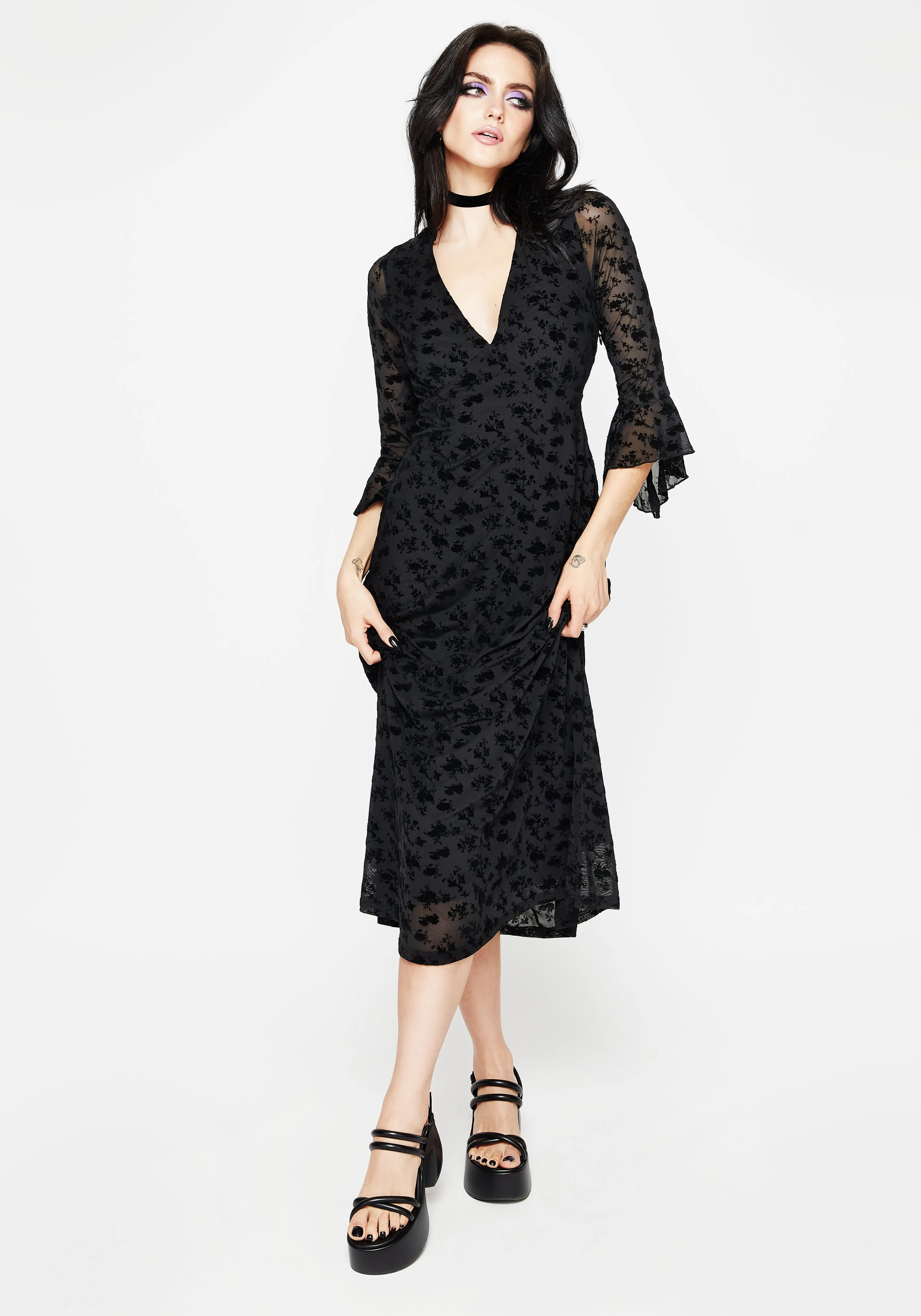 Relaxed and Elegant loose silhouette Conduit Floral Mesh Layered Midaxi Dress