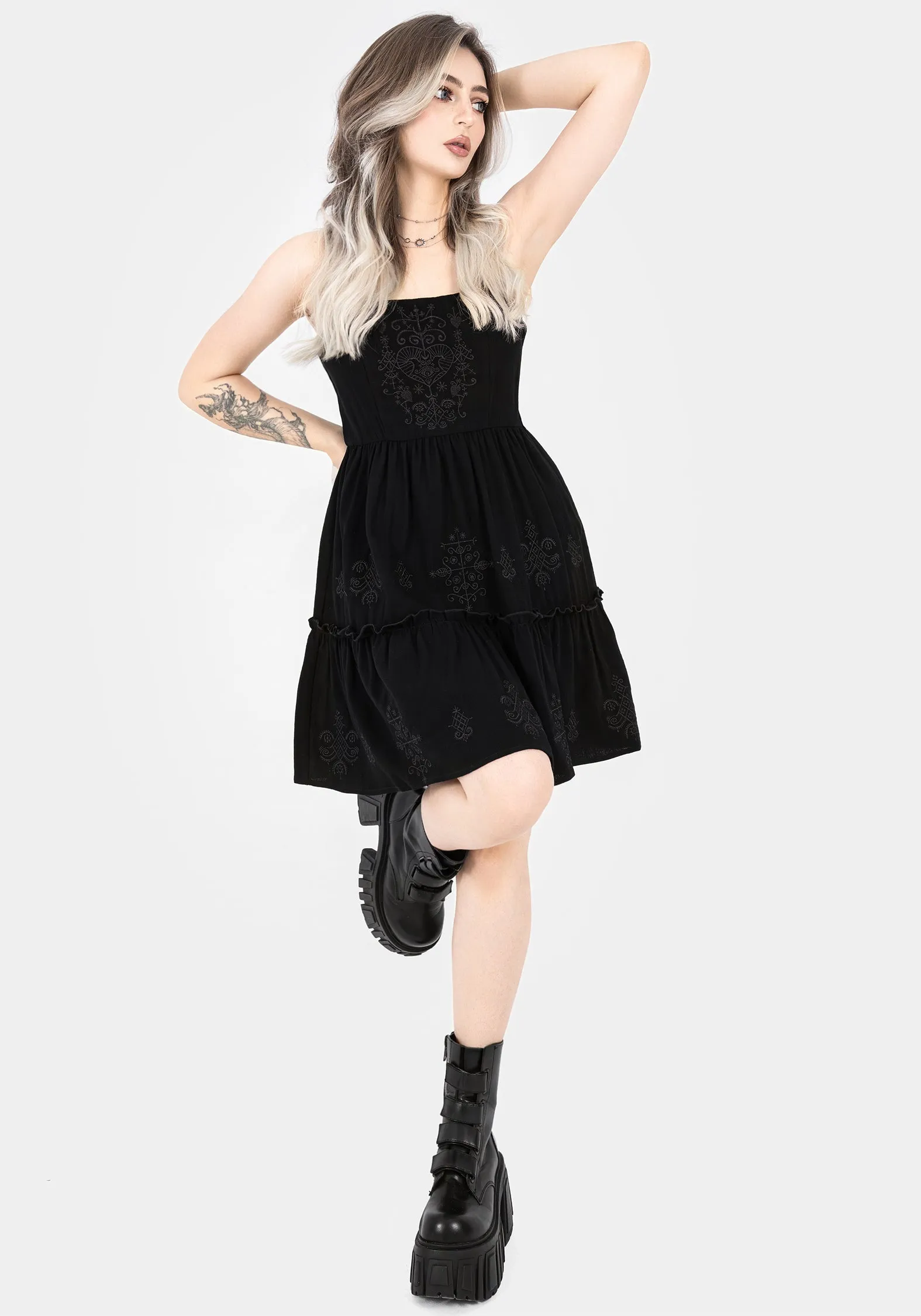 solo wear Cool Texture Cordata Embroidered Cami Mini Smock Dress