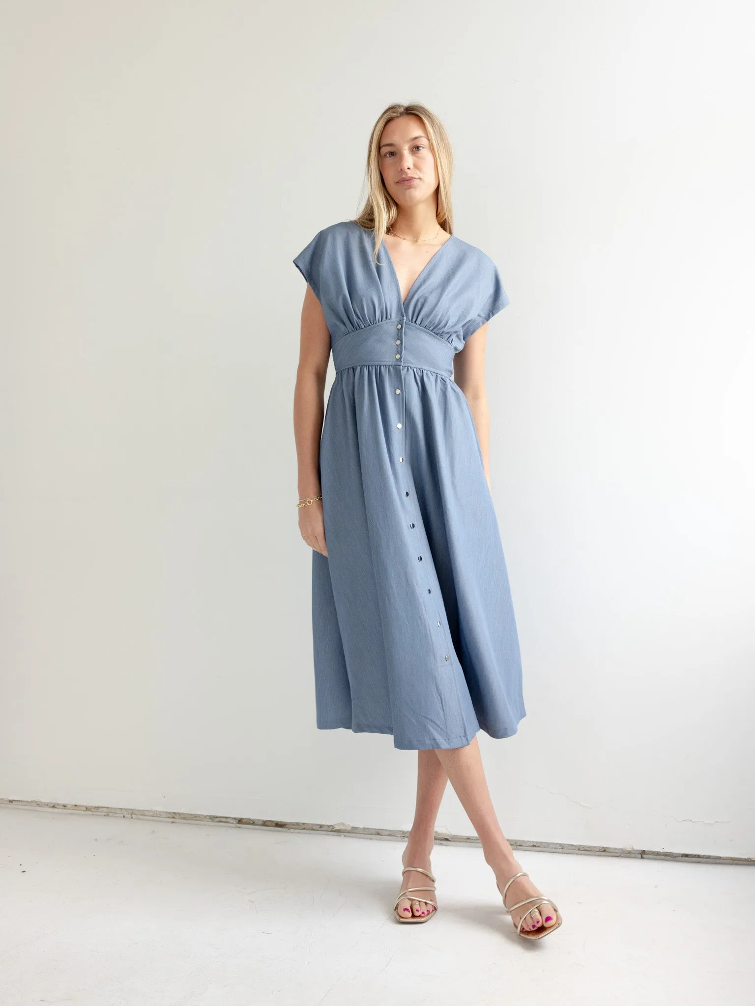 Chic Harmony Texture Flow Vega Chambray Dress