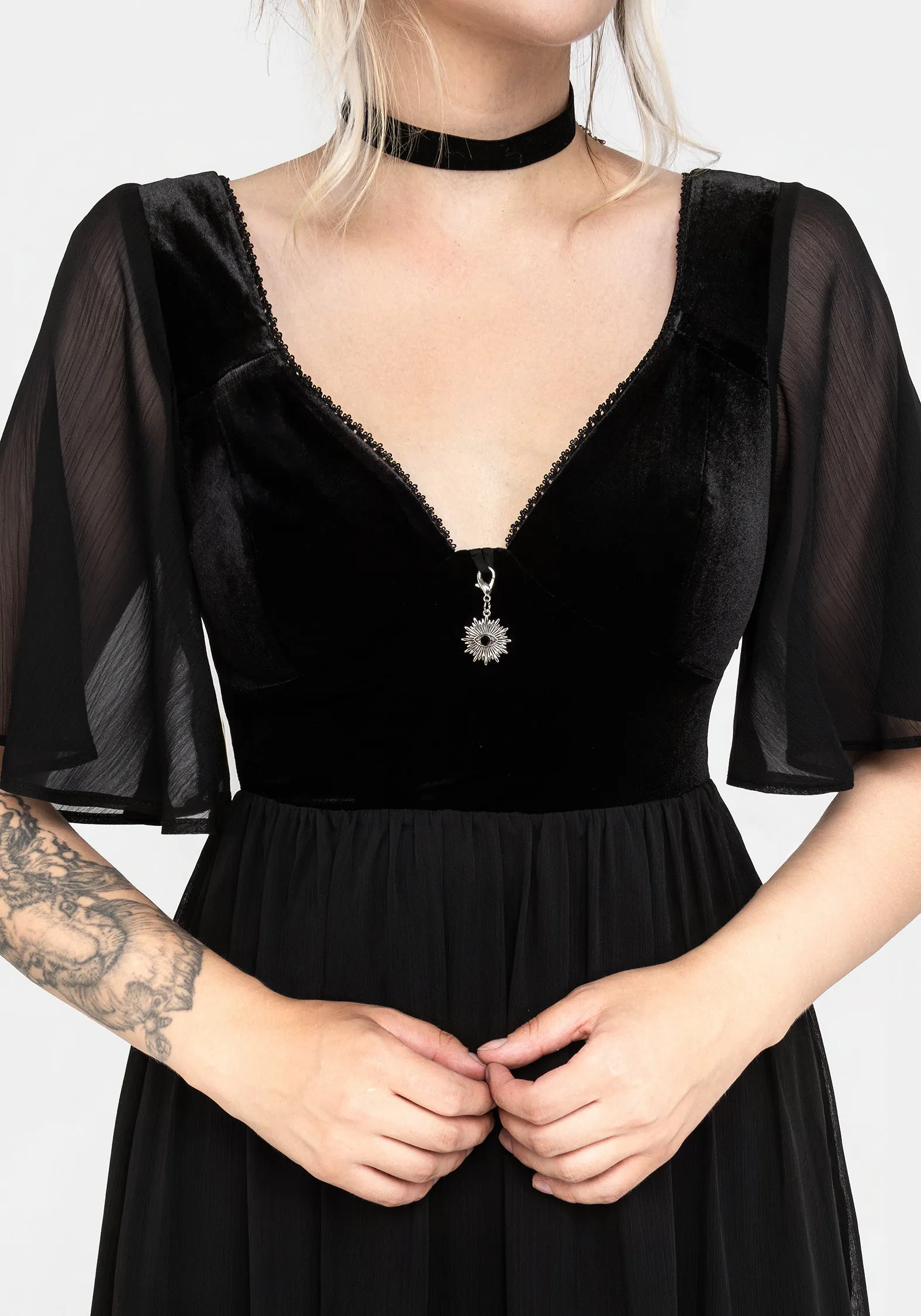 This dress offers a comfortable and elegant fit that works for both casual and formal events Oculist Chiffon Maxi Dress