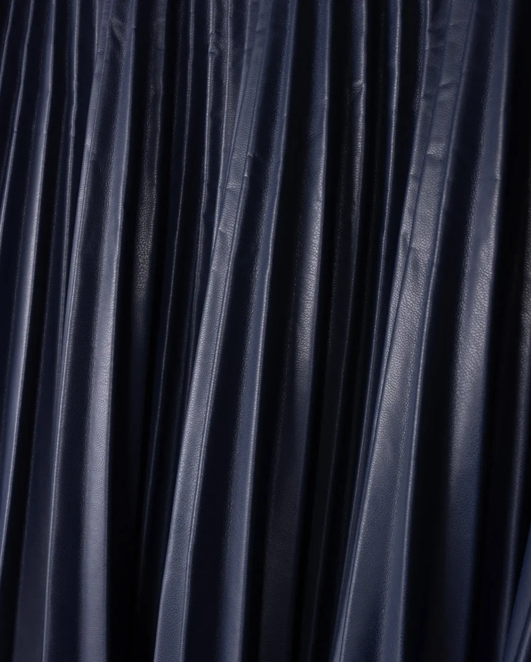 Doby Leather Pleat Skirt Outfit Mix garden party