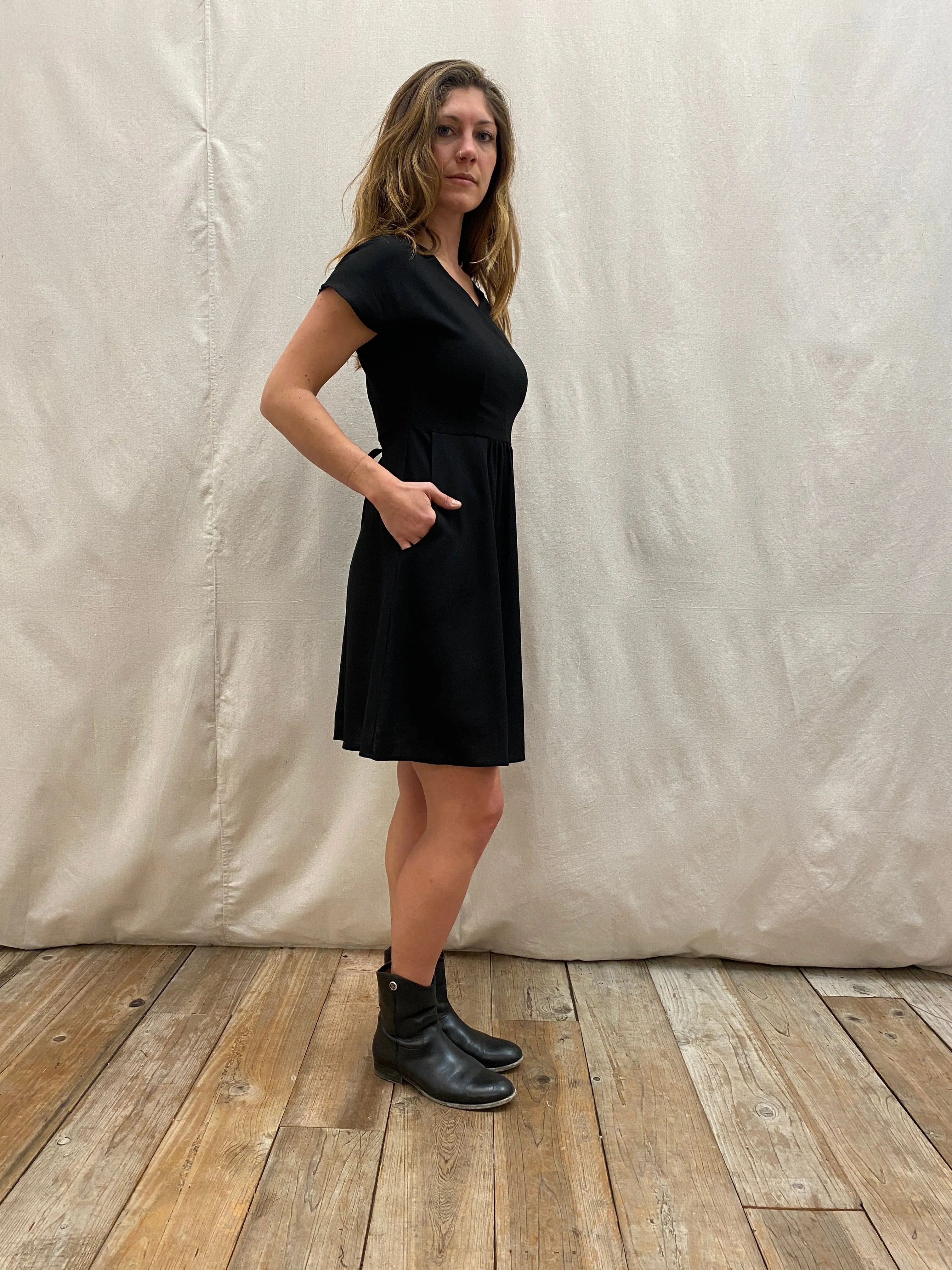 Dolman Dress in Black Linen Relax Layers Trendy Look
