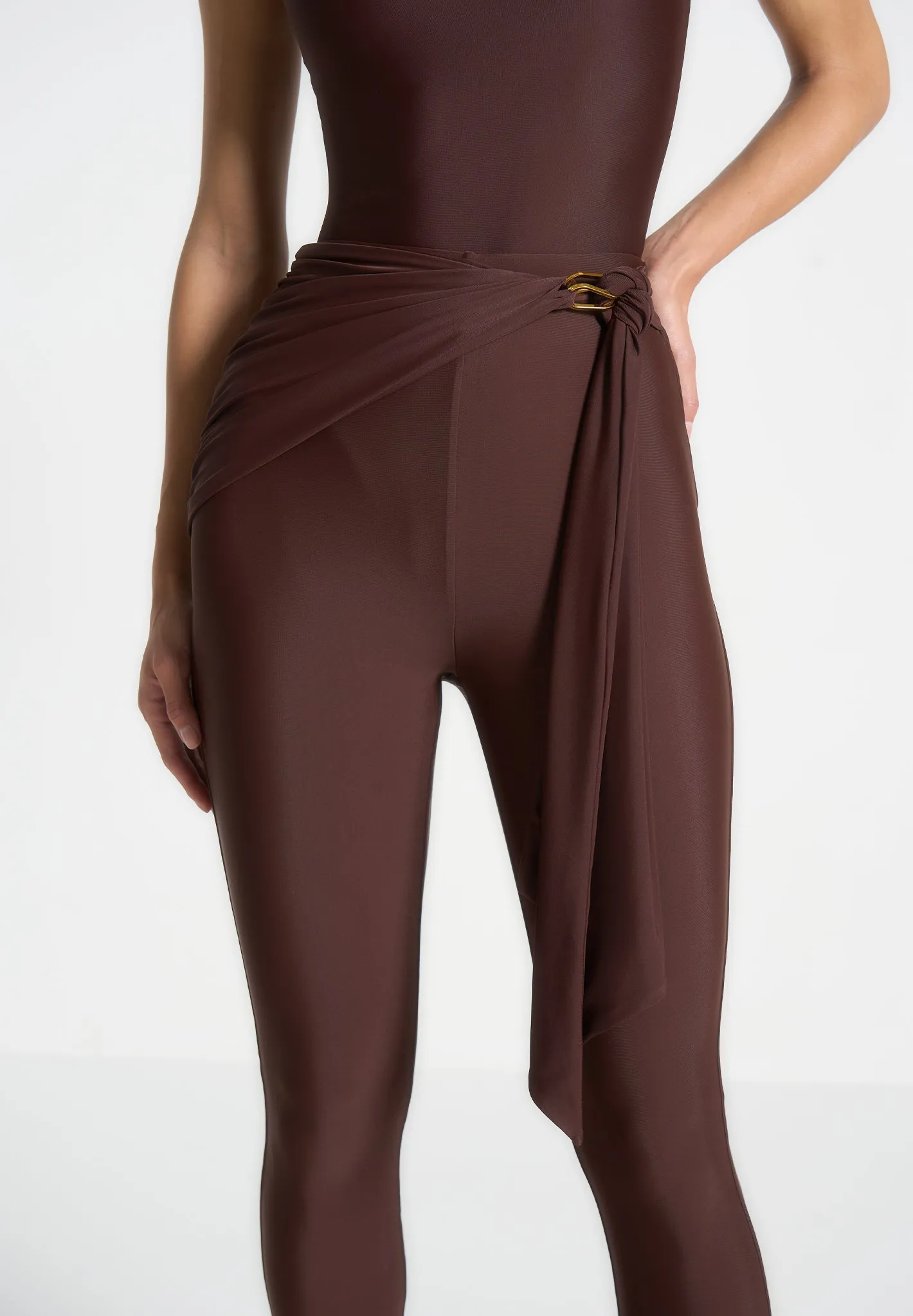 Reinforced Seams Draped Hardware Detail Leggings - Brown