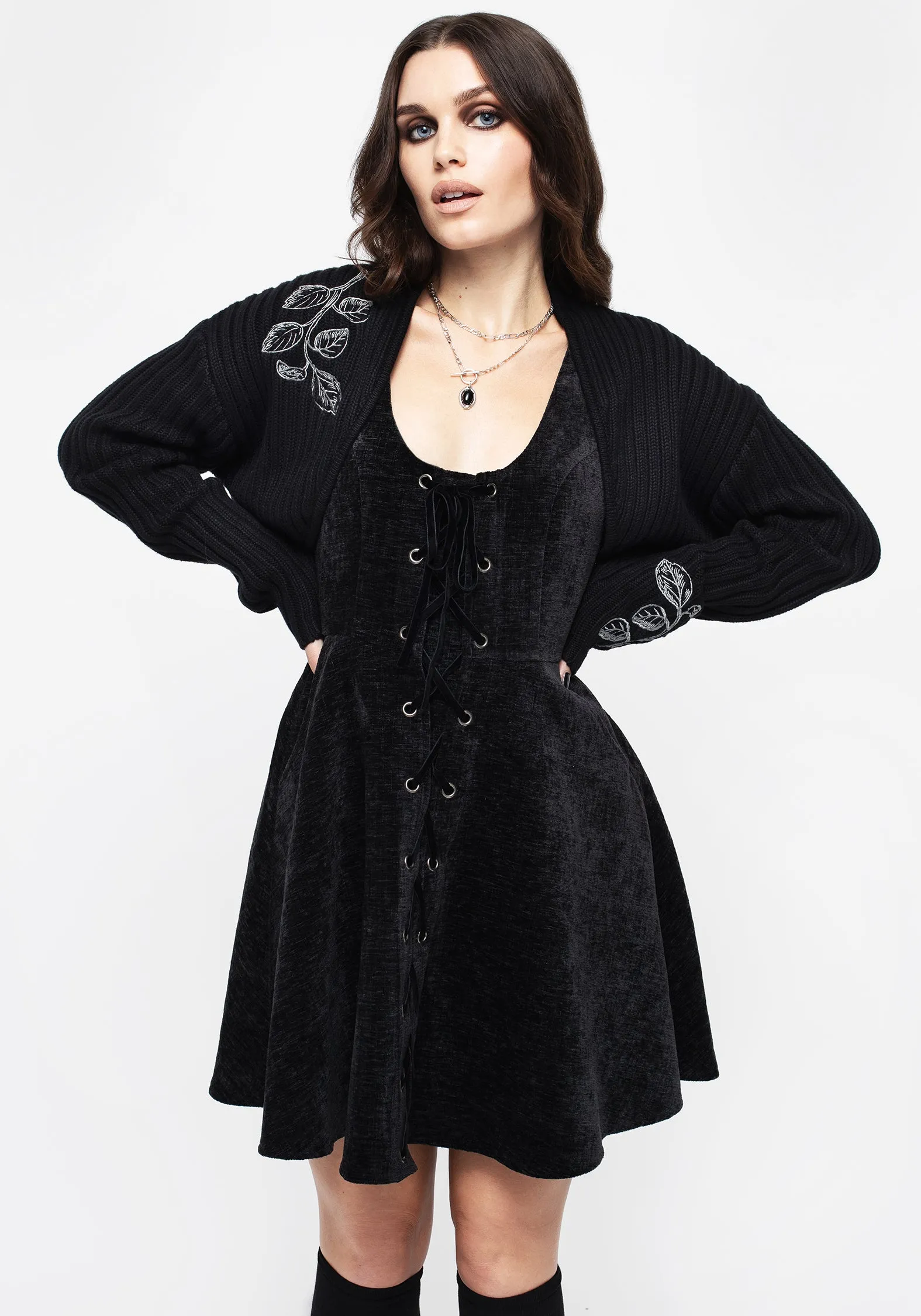 Cozy Layer Relaxed Armhole Fit Amalthea Embroidered Bolero