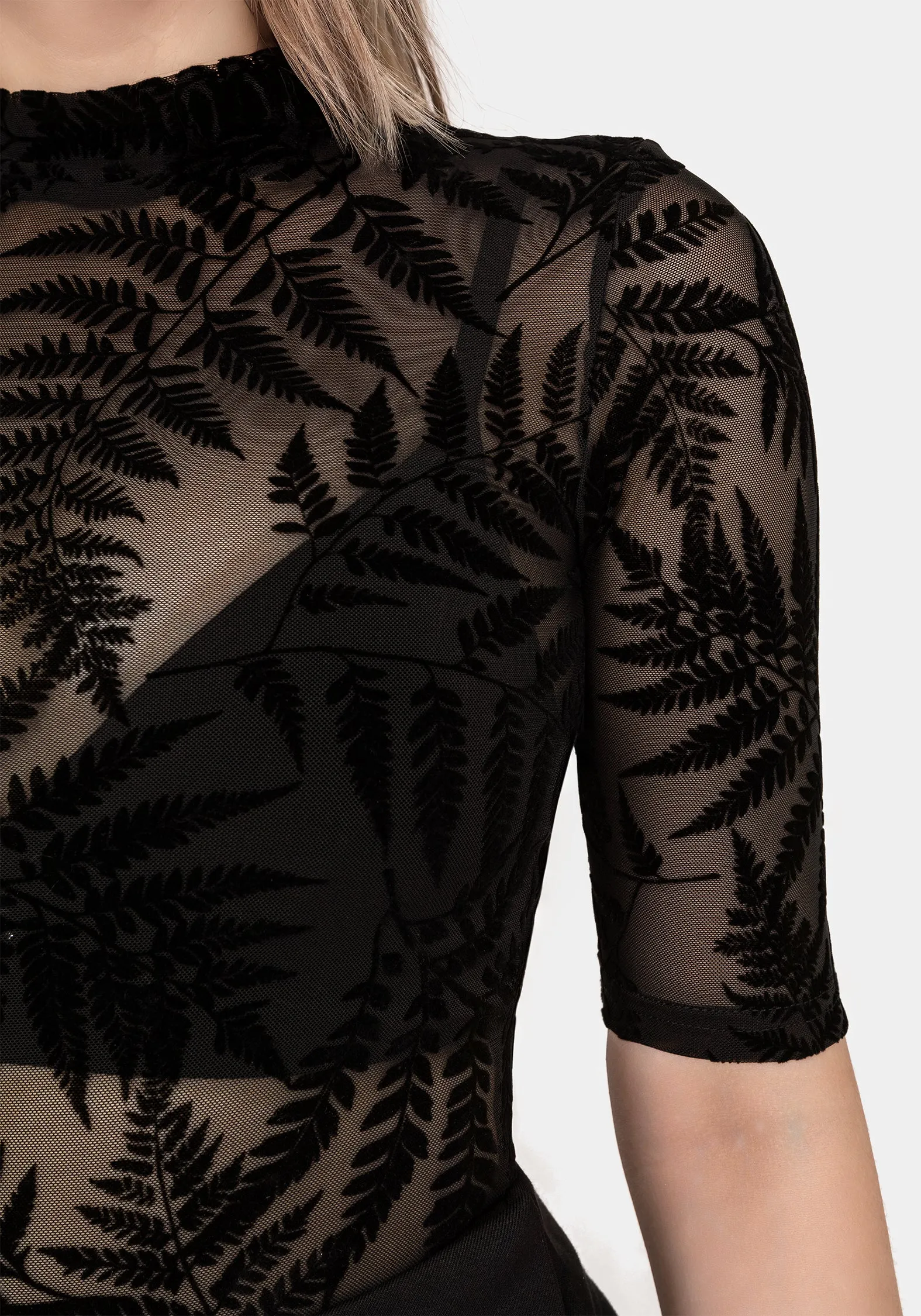 Classic Style Active Wear Lunafern Flocked Fern Short Sleeve Mesh Top