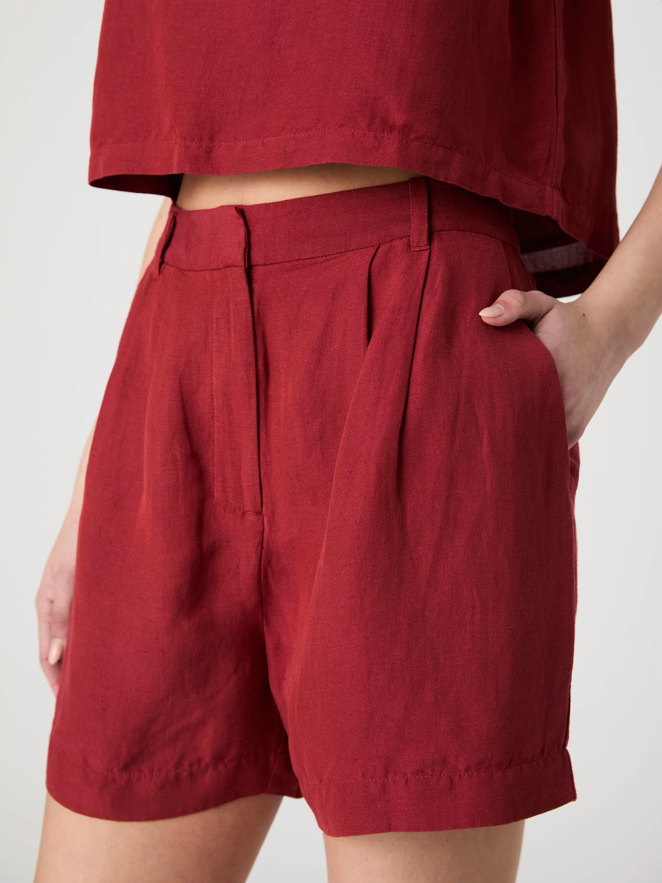 Birdie Linen Walking Short Glamorous Appeal Easy Outfit