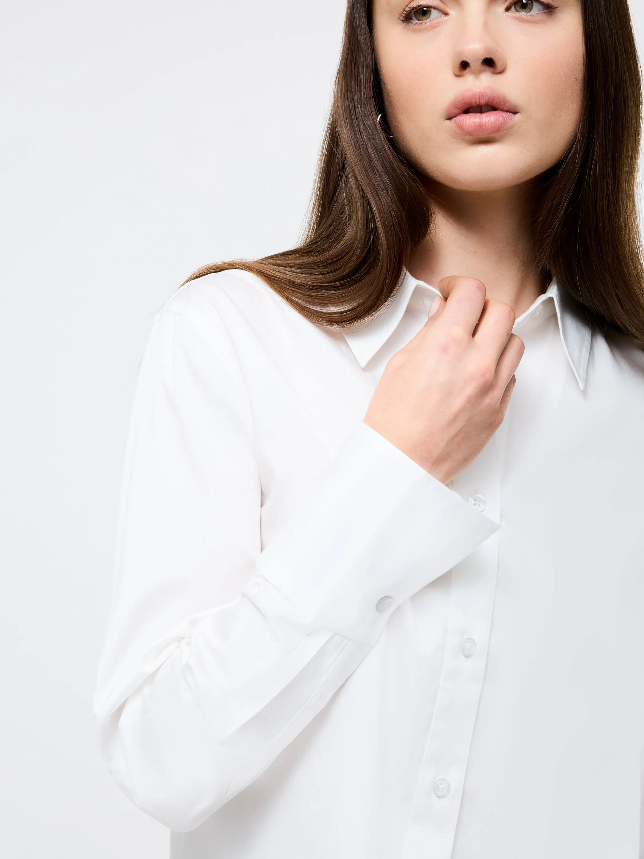 DropShoulderConstruction Alexis Cotton Essential Shirt