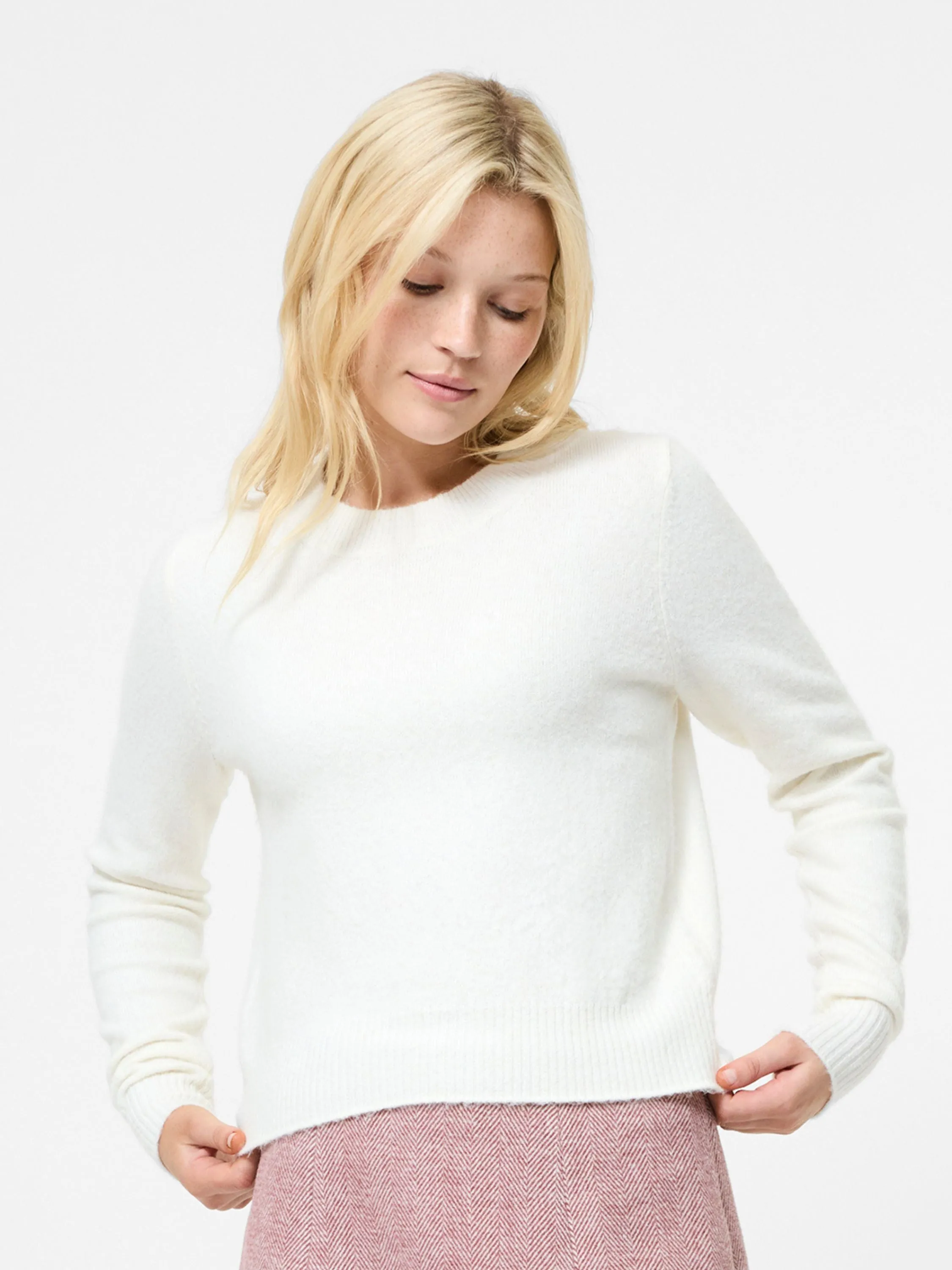 Off Duty Look Flexible Knit Construction Ellie Knit Crew Neck Sweater