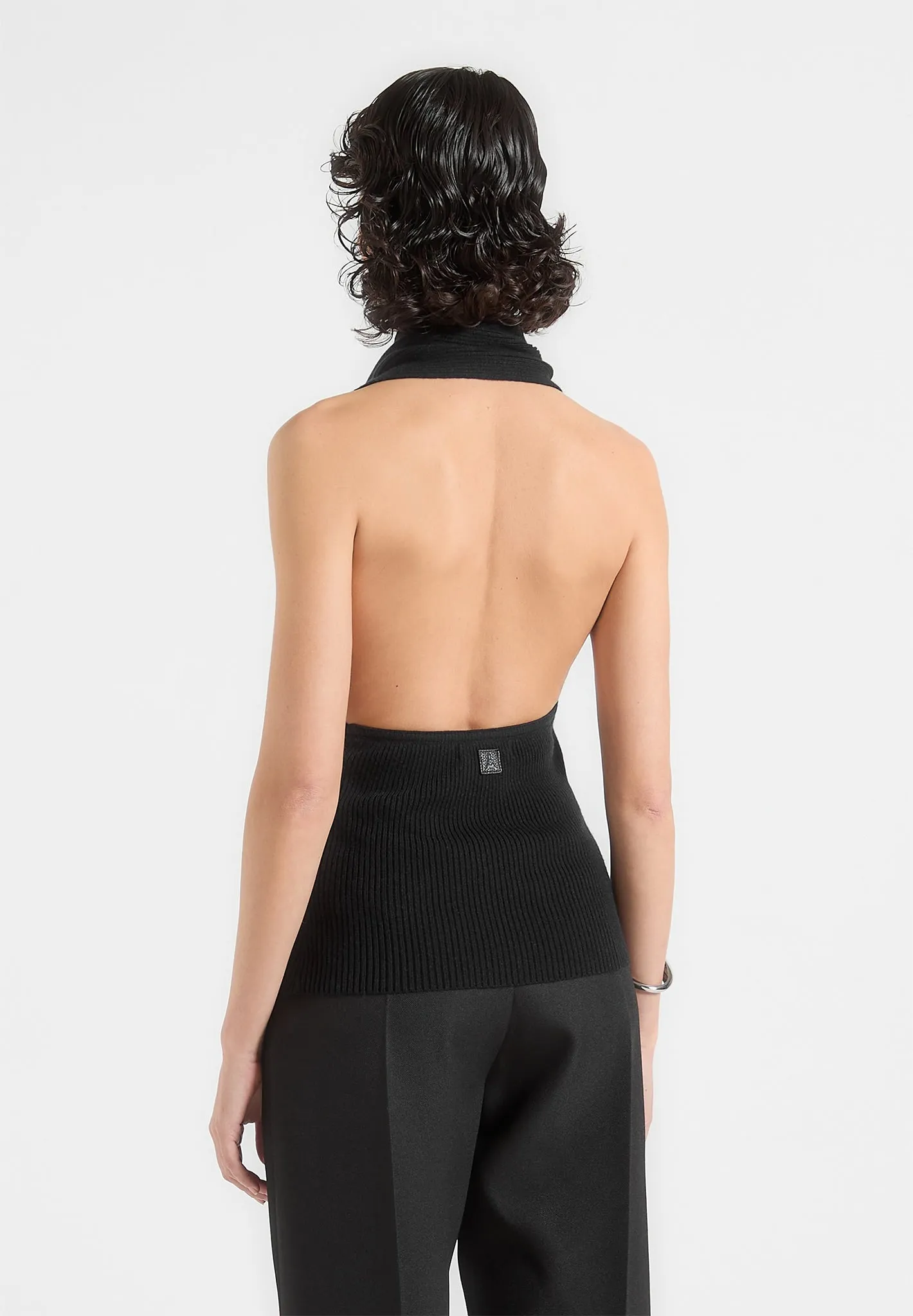 Sleek Design Elodie - Knitted Draped Halterneck Top - Black