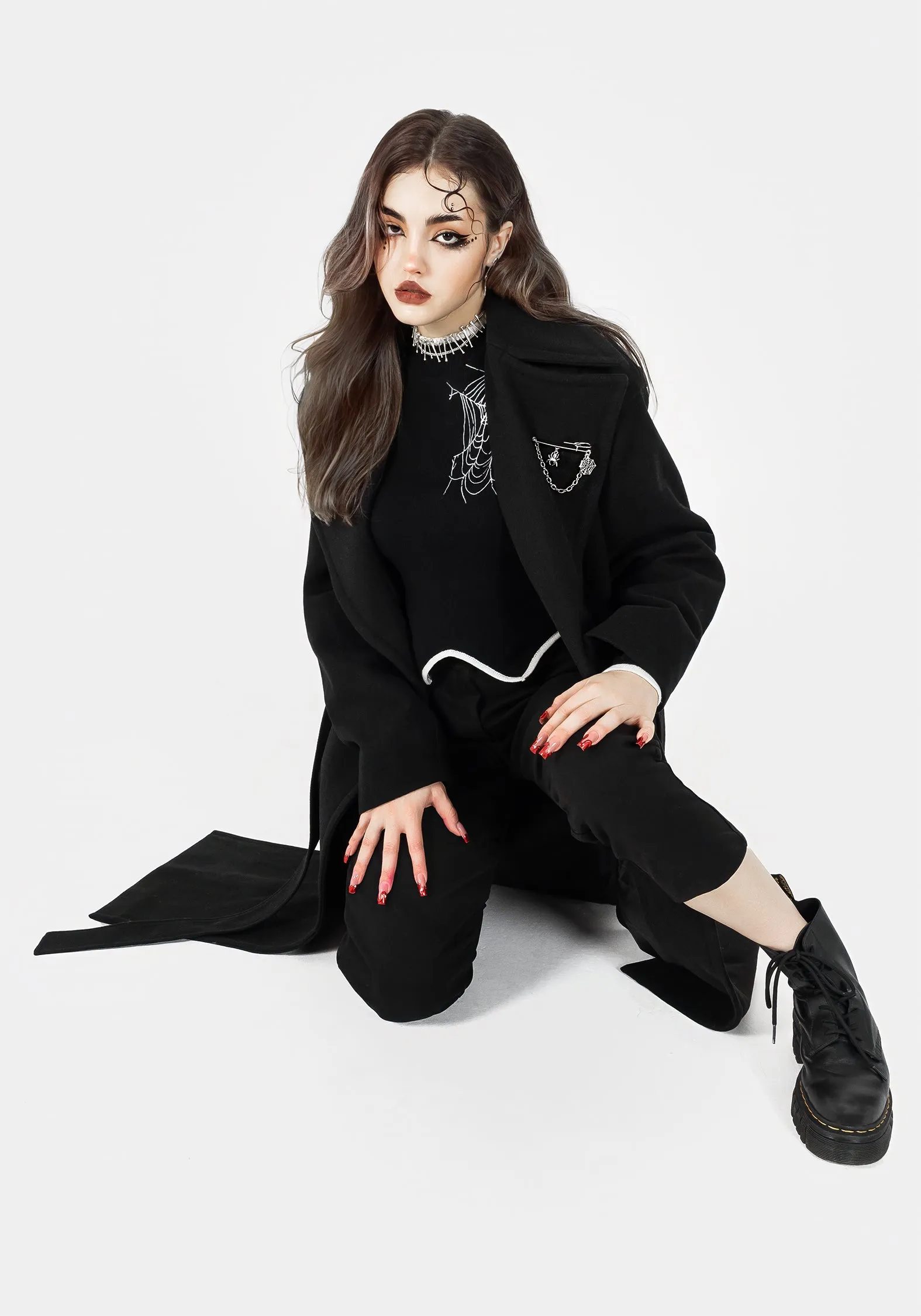 Wrinkle Free Material Fashion Trend Meltdown Oversized Coat with Brooch - Black