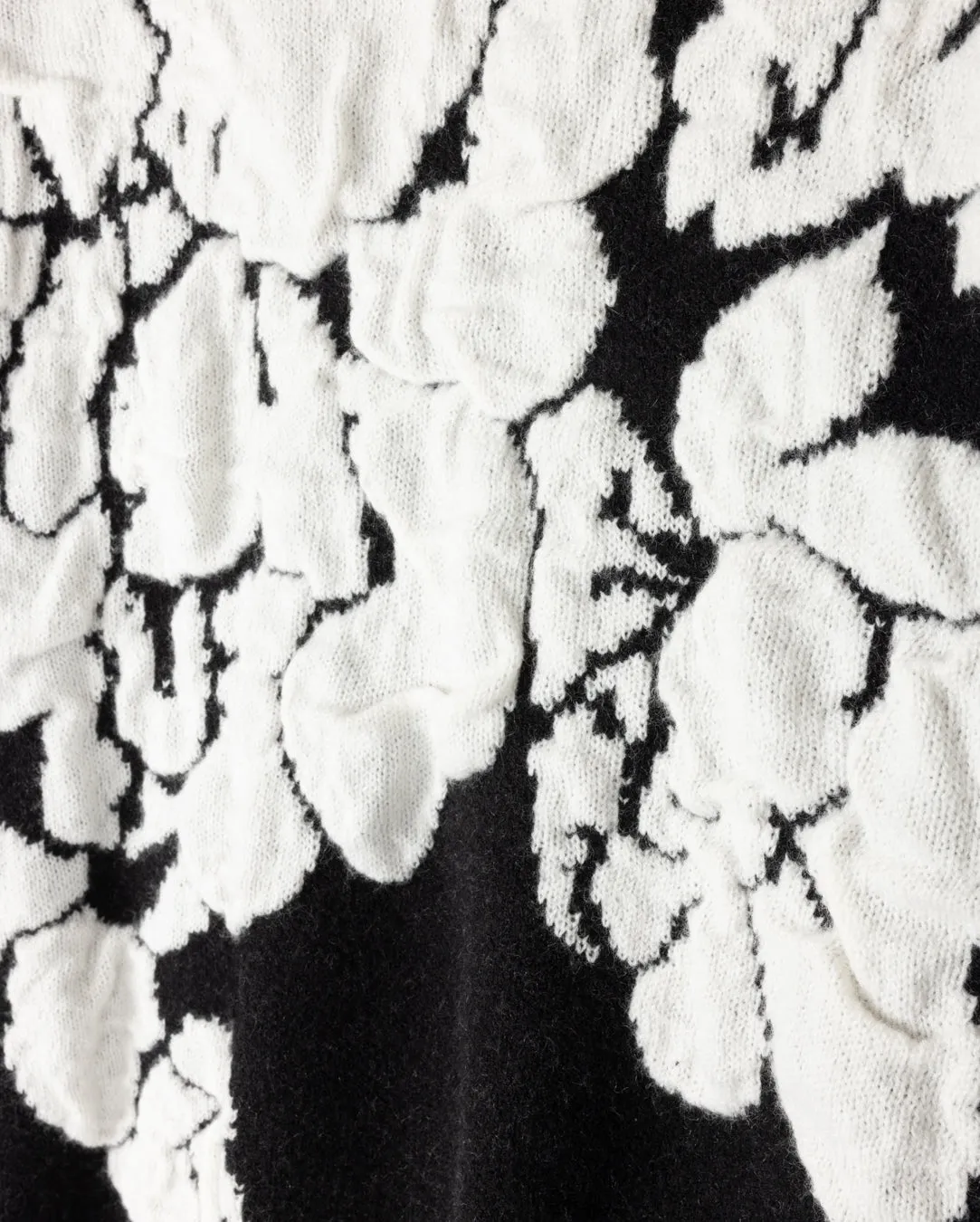 Seamless Construction Design Trendy Layering FLower Applique Sweater