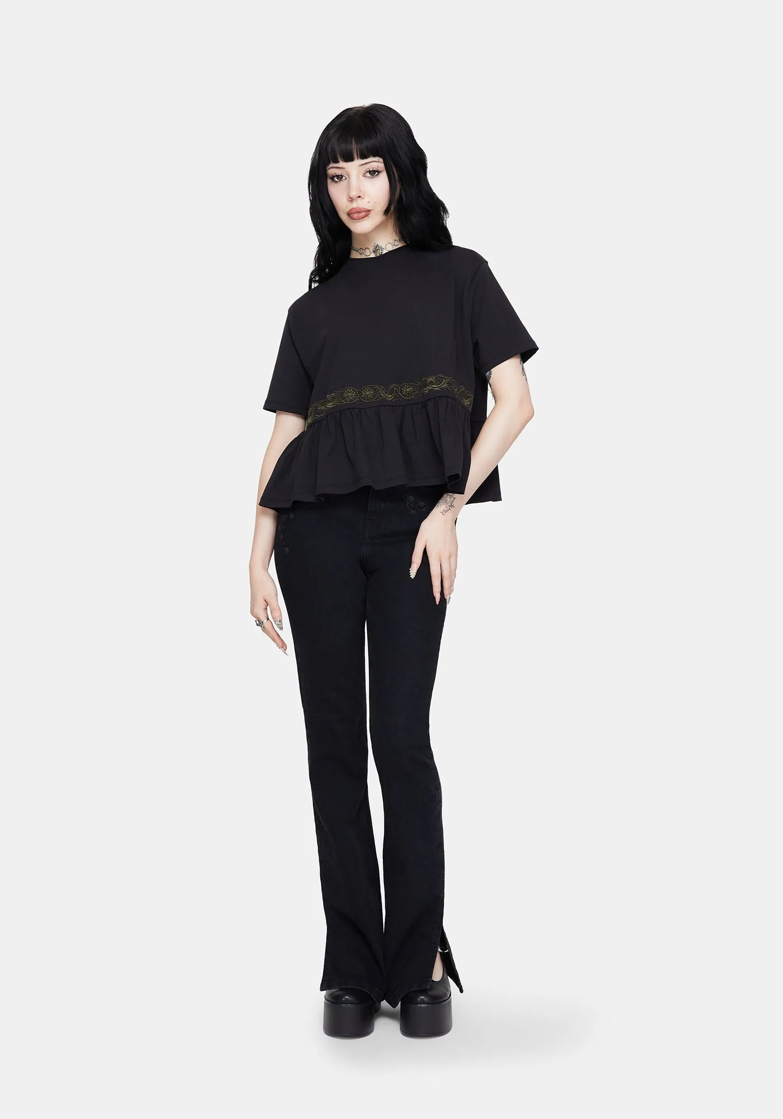 Tagless Labeling AntiOdorTreatment Fianna Embroidered Ruffle Hem Crop T-shirt