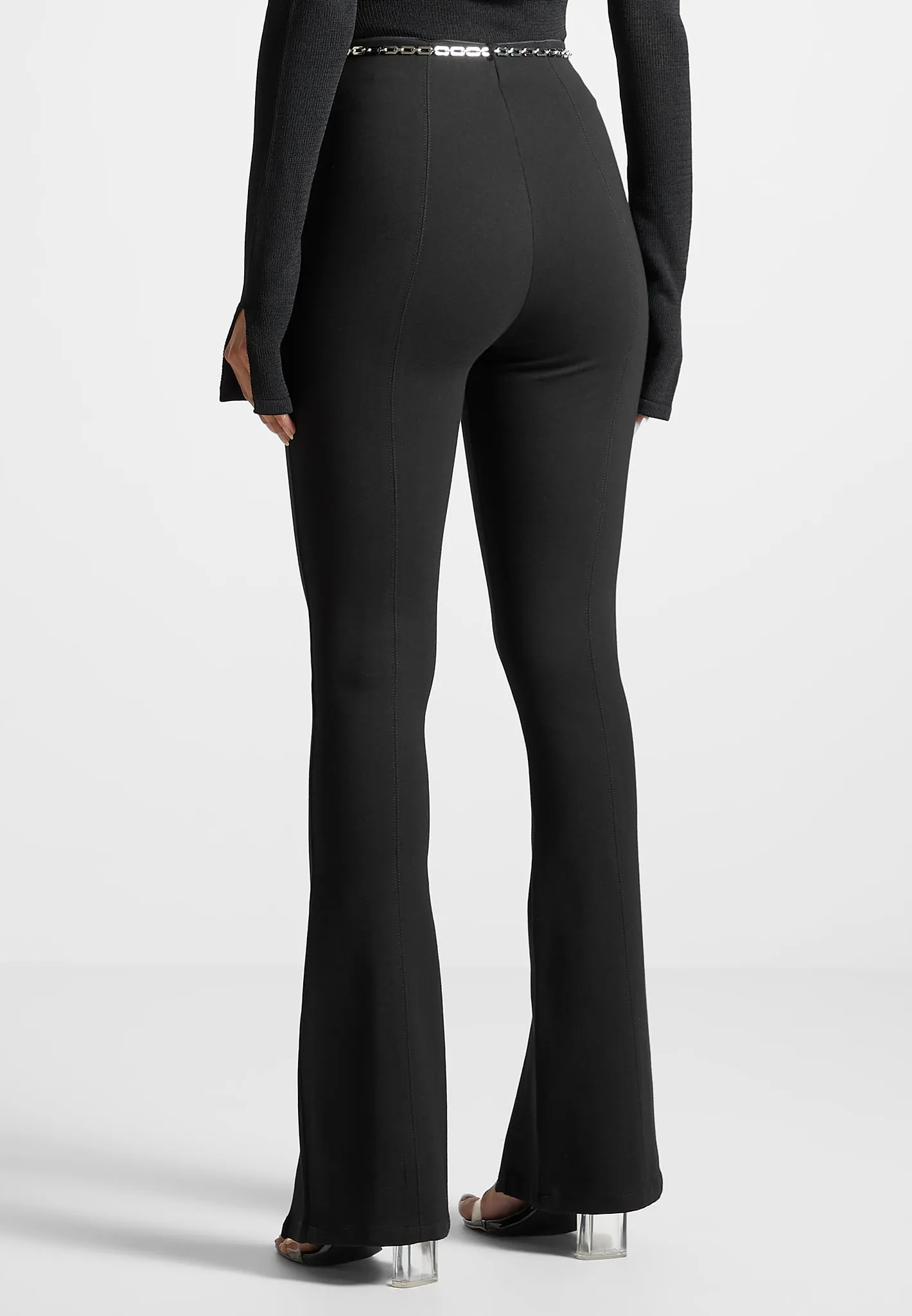 Fit and Flare Leggings with Chain - Black Pro Athlete Travel Outfit