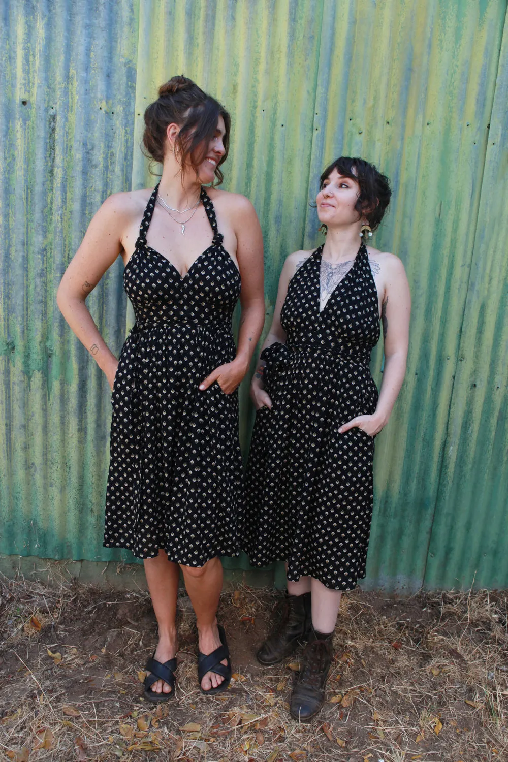 Classic Vibe Monroe Dress in Black Blossom Crepe