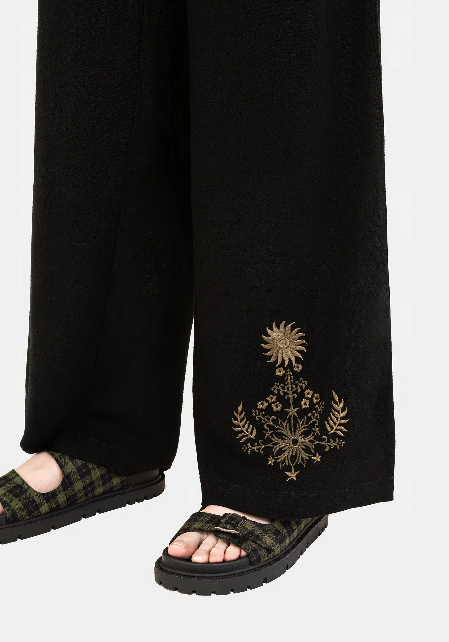 Neutral Look Foliate Linen-Blend Embroidered Wide Leg Trousers - Black