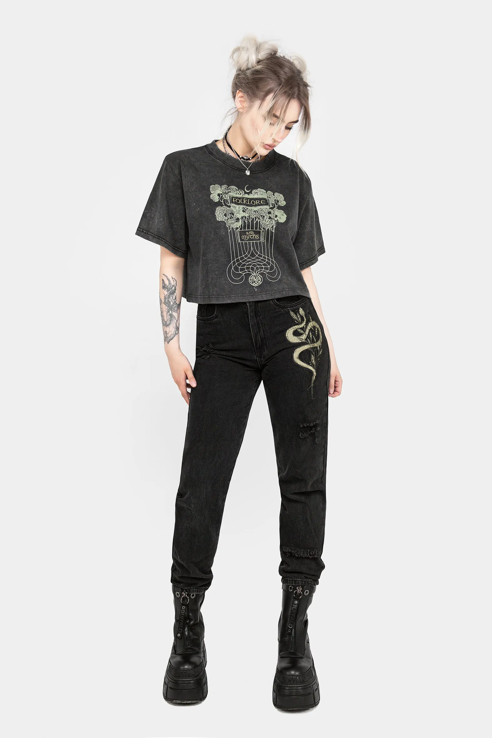 Buttonless Closure Folklore Boxy Crop T-shirt