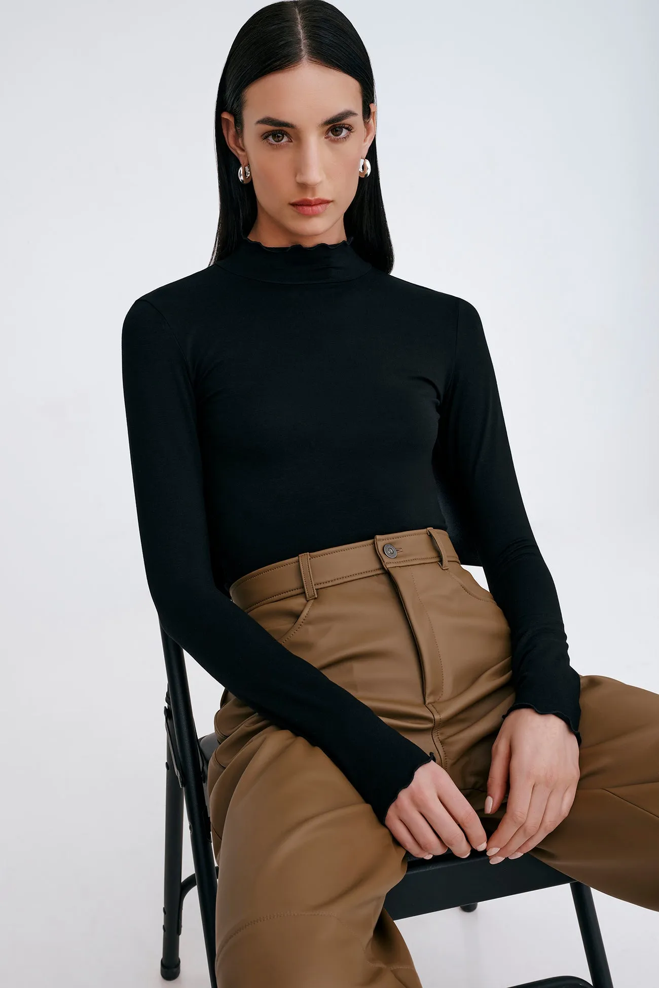 Breathable Knit Fabric Forsythe Turtleneck