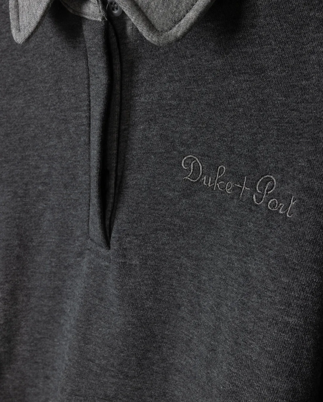 Comfortable knit piece Moisture Wicking Fibers Seam Detail V Sweatshirt