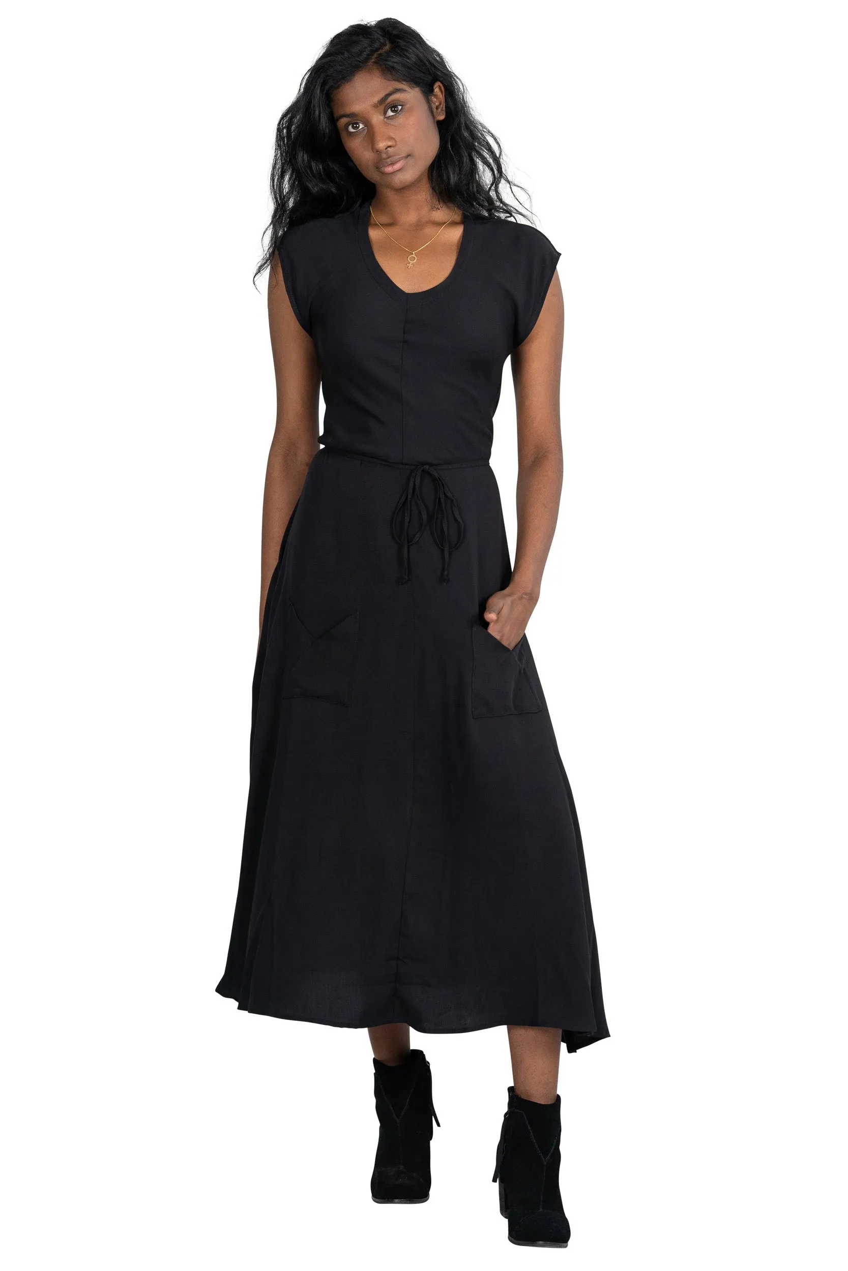 Comfortable and Soft Gloss Finish Belted Bias Dress in Black