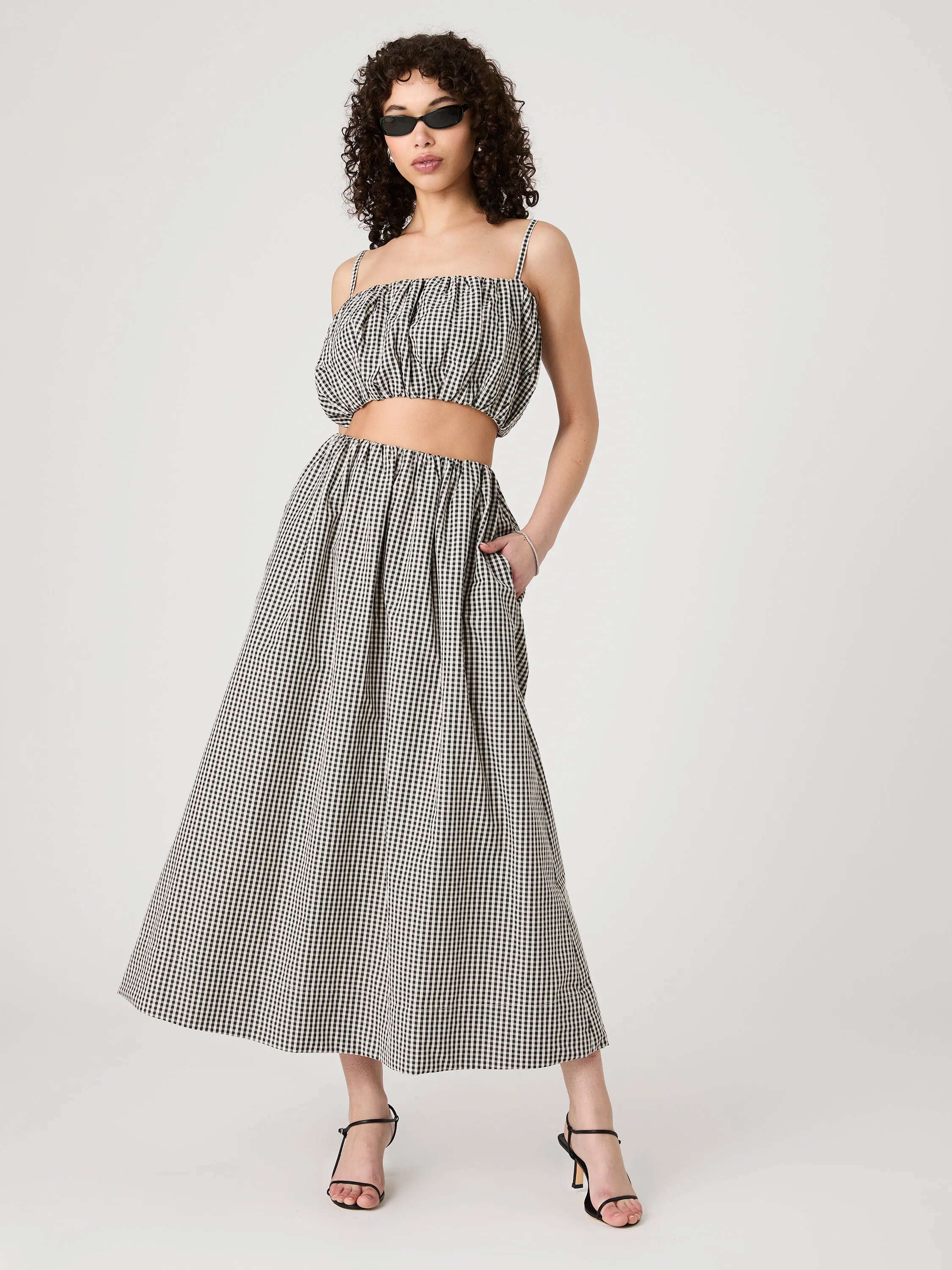 RuggedDurability Timeless Design Gingham Ruched Waist Midi Skirt