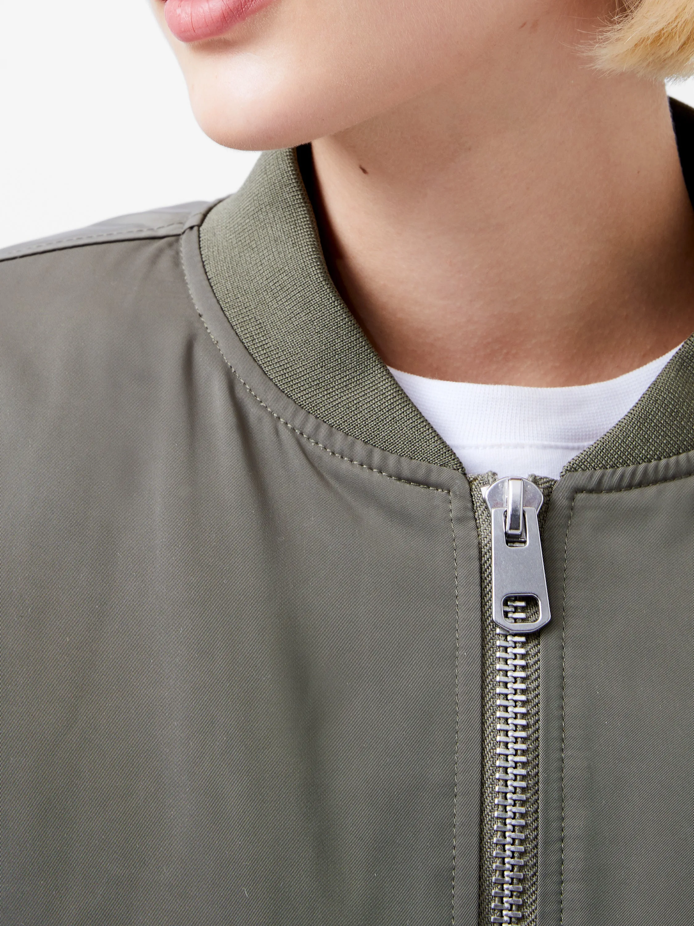 Behati Bomber Jacket Stretch Material Chill Proof Style