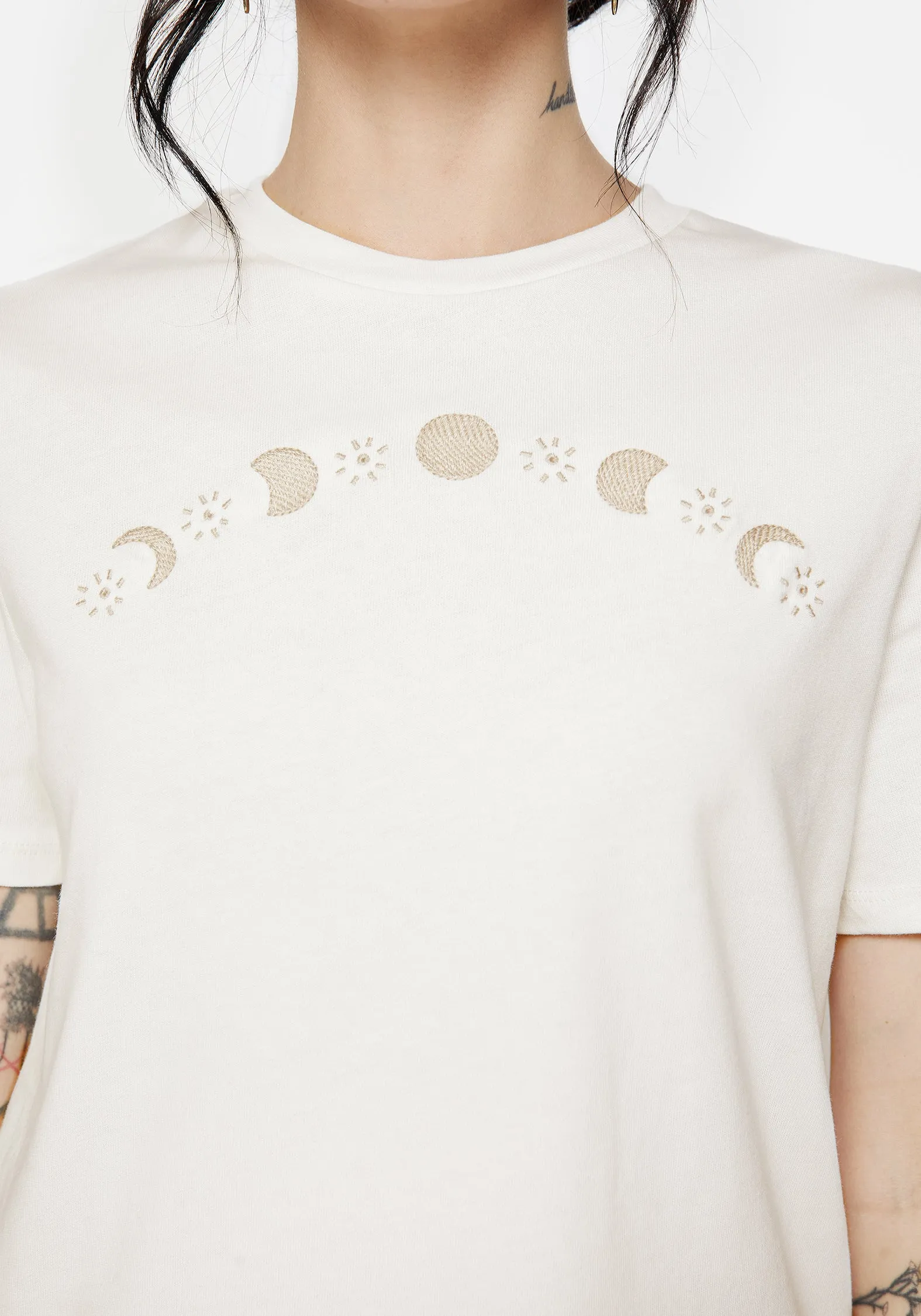Layered Hem Detailing Griffinfly Cotton Embroidered Jersey Cropped T-Shirt