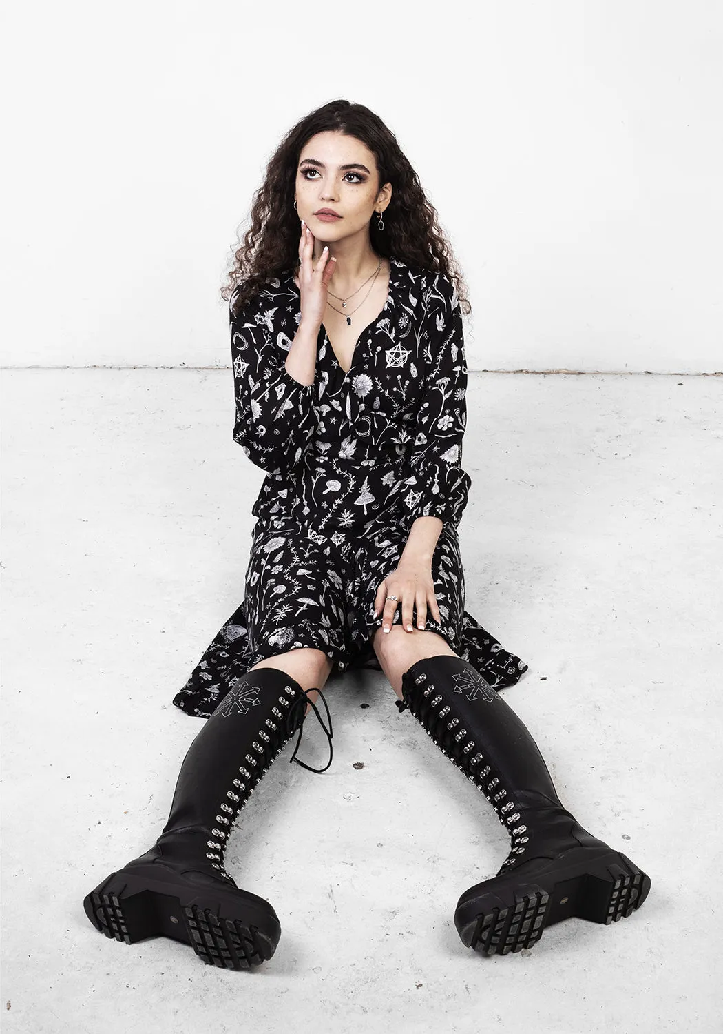 Dreamy Motion HEDGEWITCH RUFFLE WRAP ABOVE KNEE DRESS