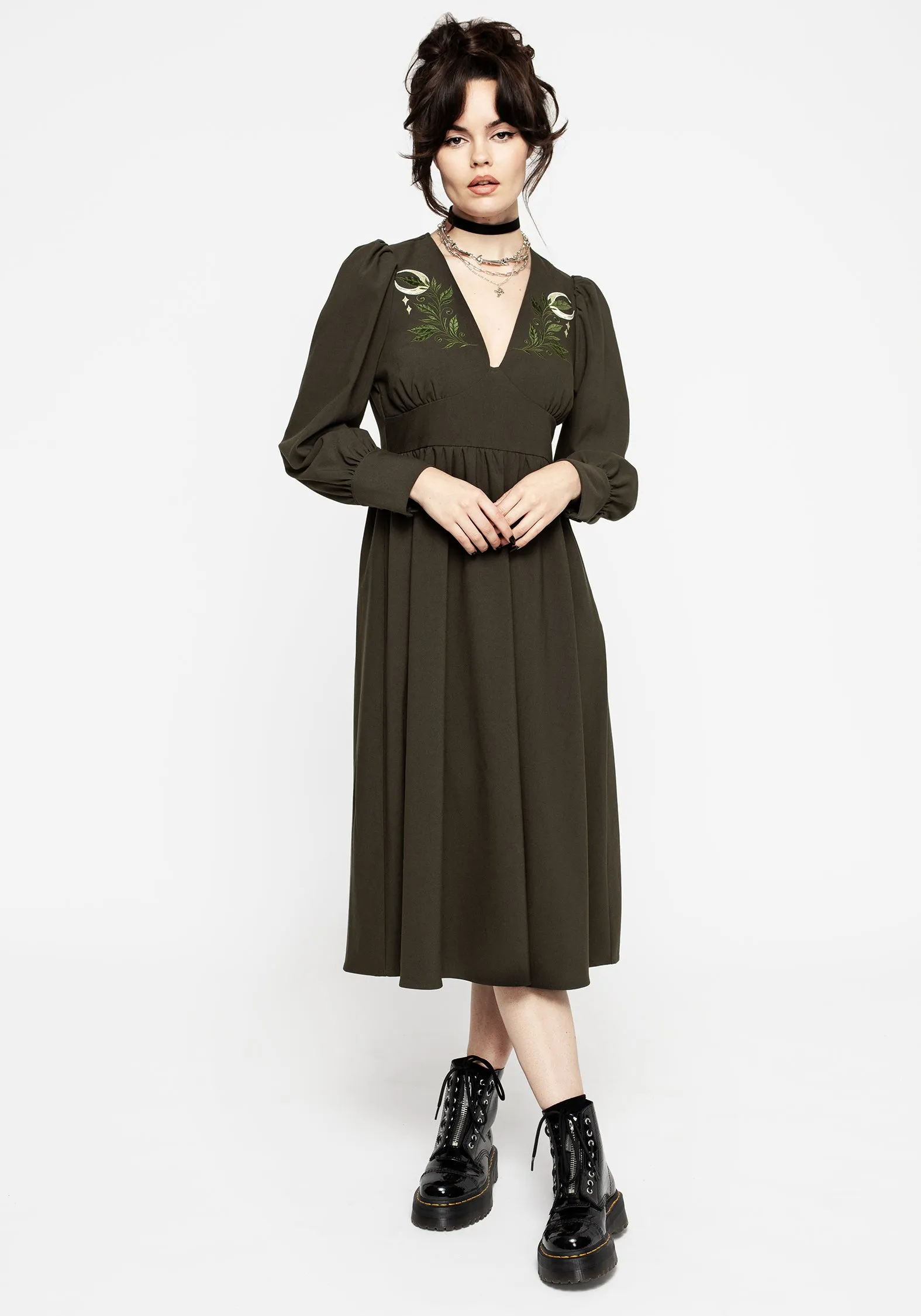 Dreamy Look Huldra Embroidered Midi Dress