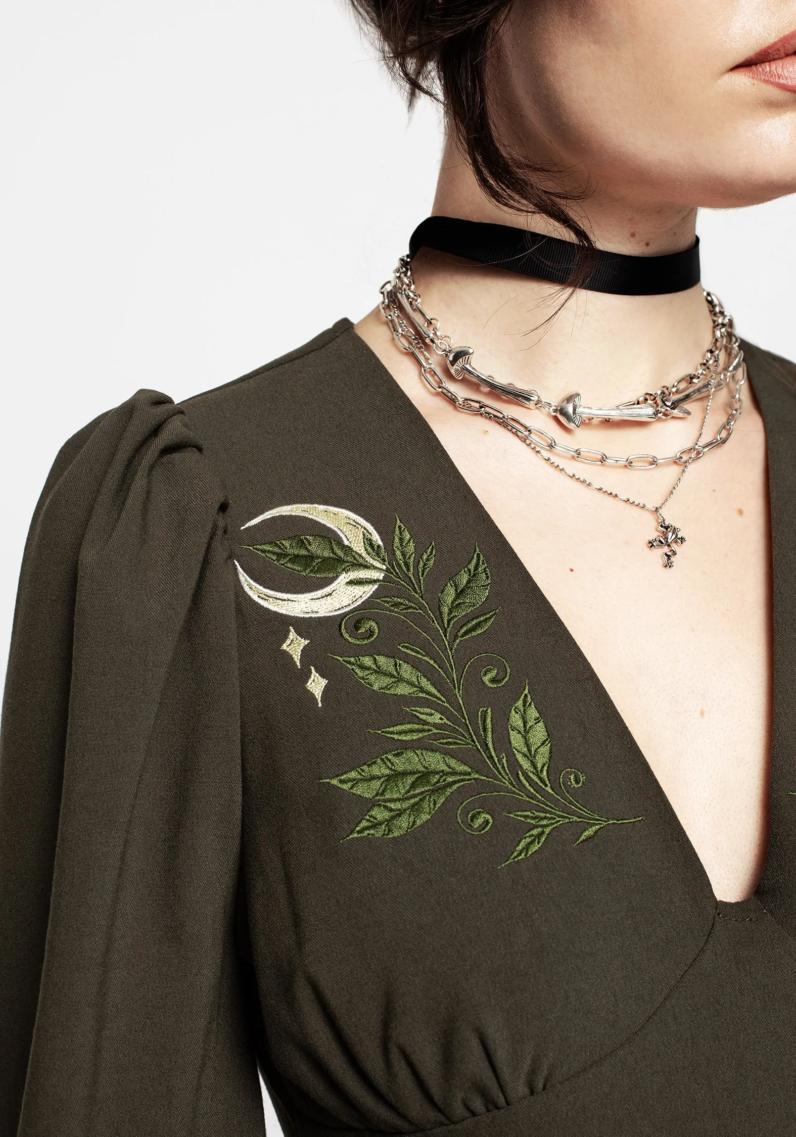 Stylish Layer Huldra Embroidered Midi Dress