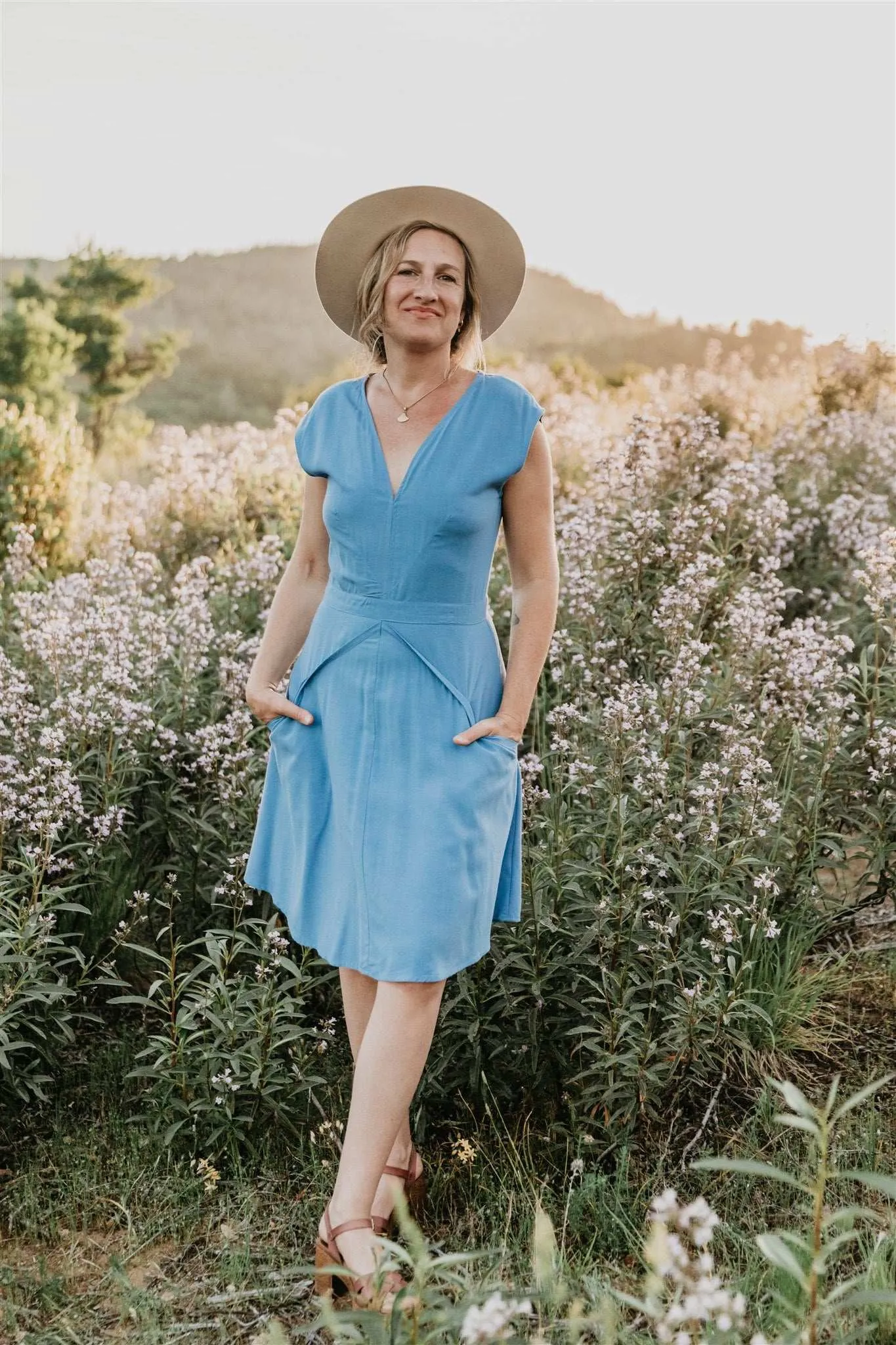 Crystal-Detail Spicy Xena in Cornflower Blue