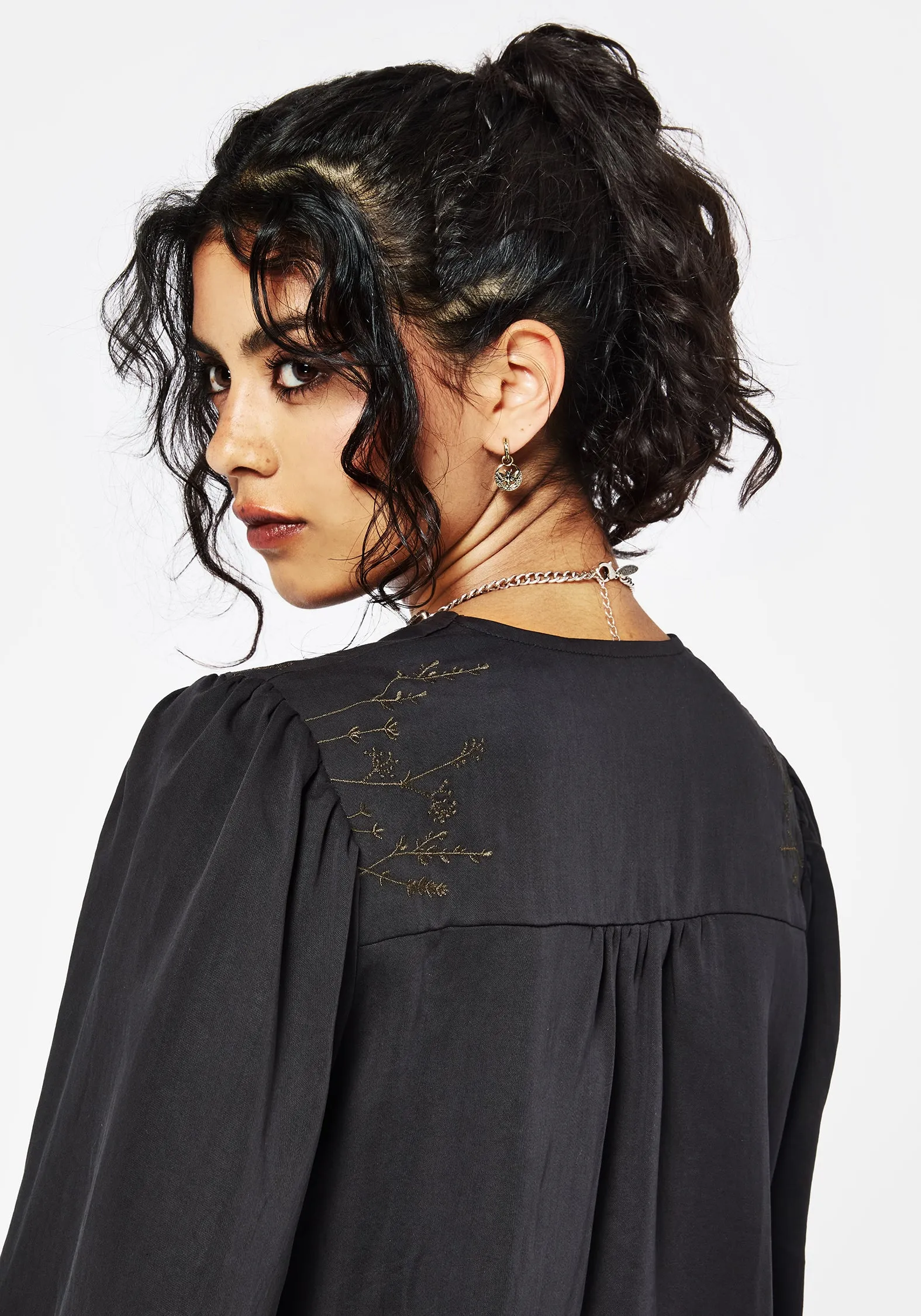 RibbedCollar Isidora Embroidered Button Up Blouse