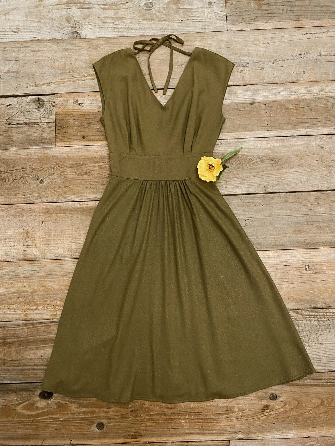 Joy dress in Olive Raw Silk Smooth-Finish retro-style