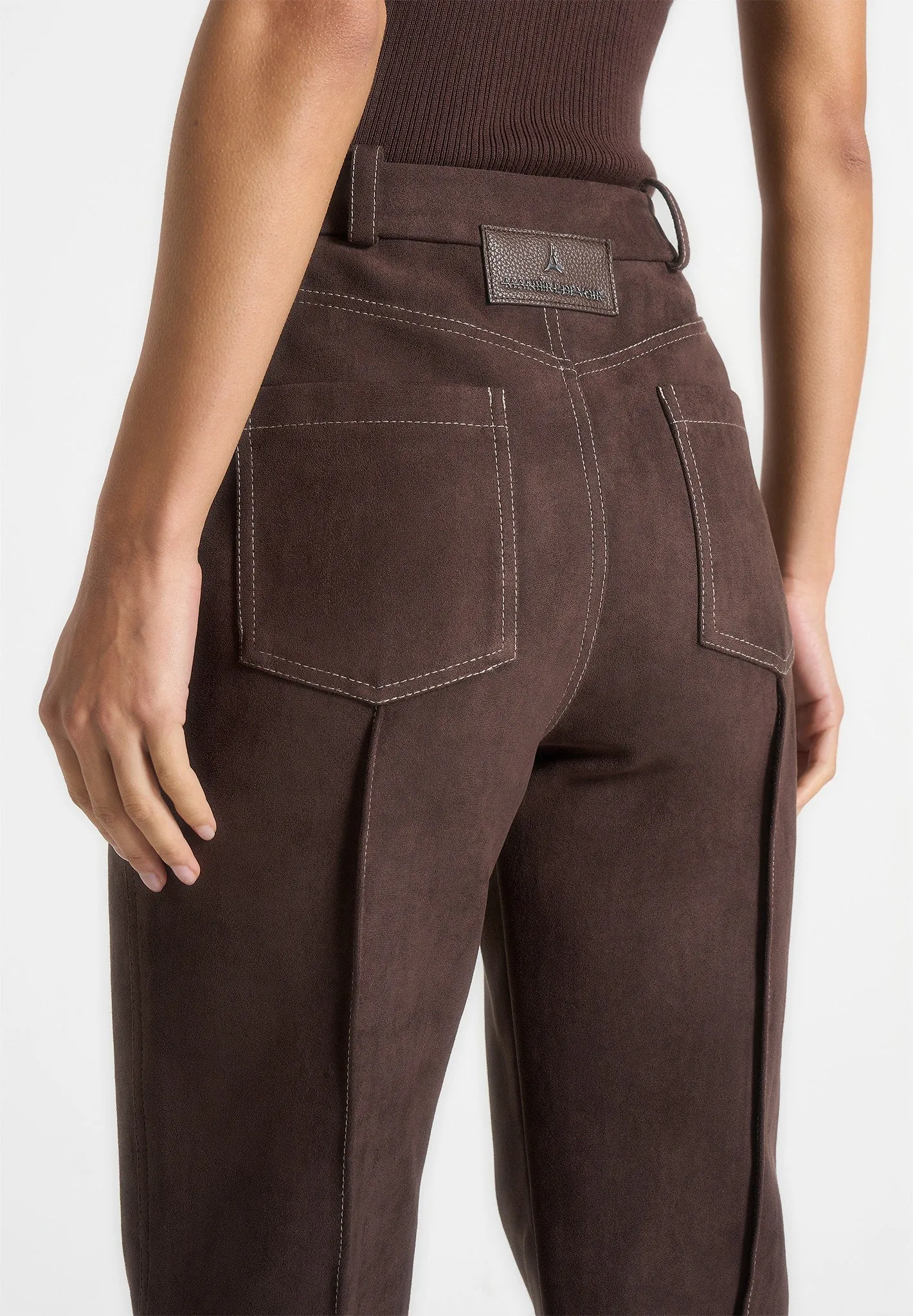 Kalie - Suede Boyfriend Jeans - Brown Modern Spring Mood