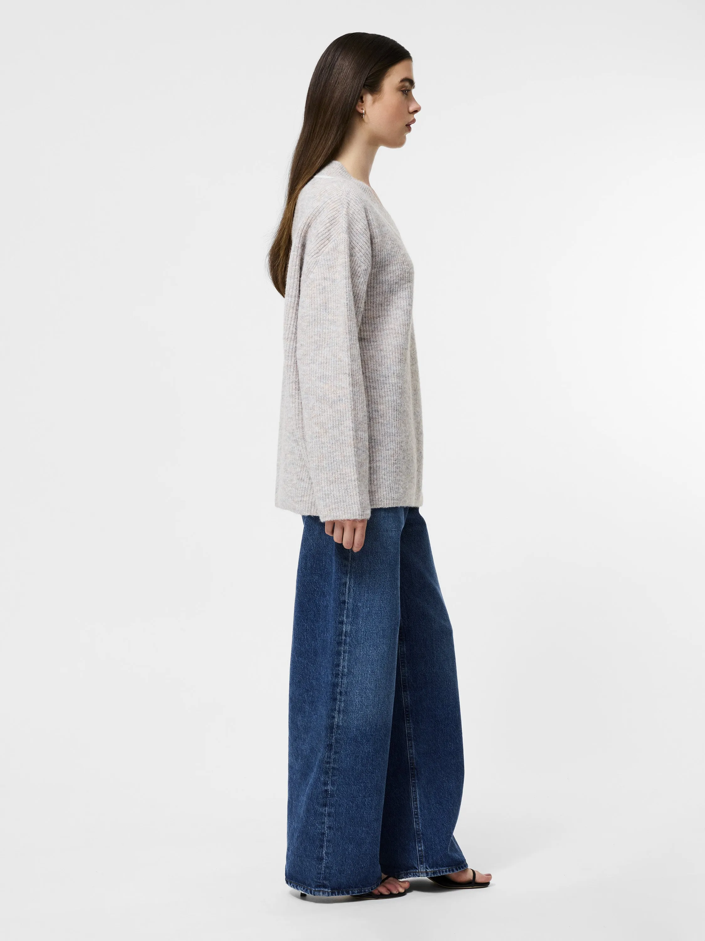 Lightweight Open Weave Soft Touch Brushed Surface Kezia Tipped V-Neck Sweater