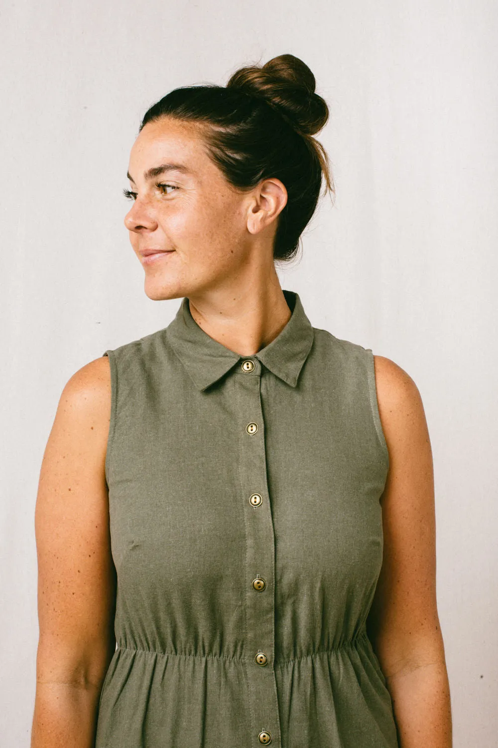 Fitted Mood Mona Dress in Olive Linen