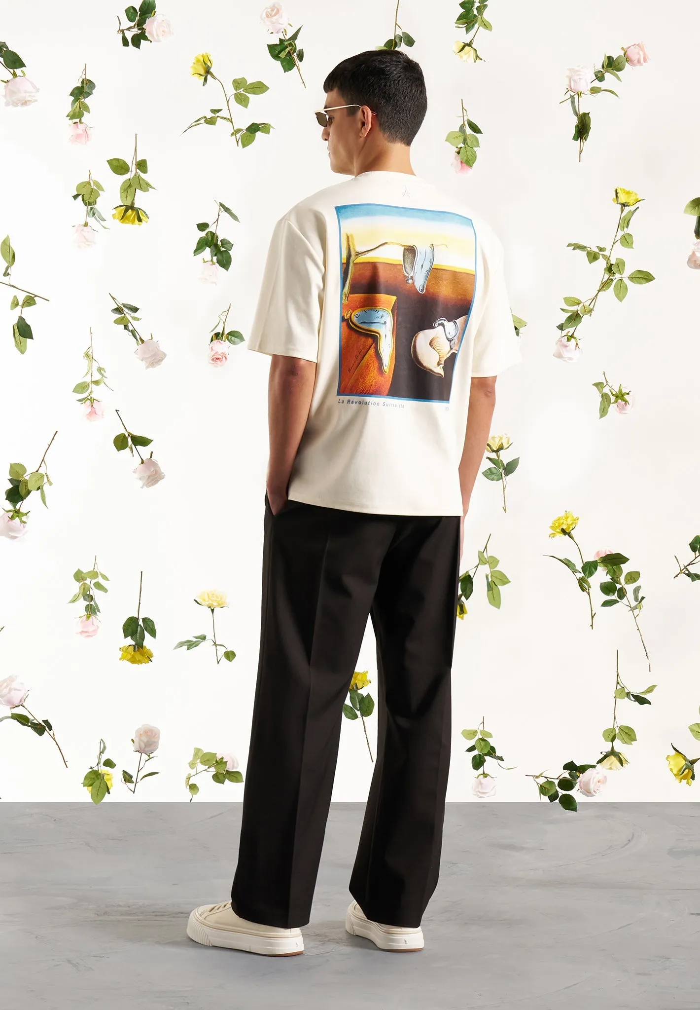 L??Art - T-Shirt - Cream Poolside Lounge