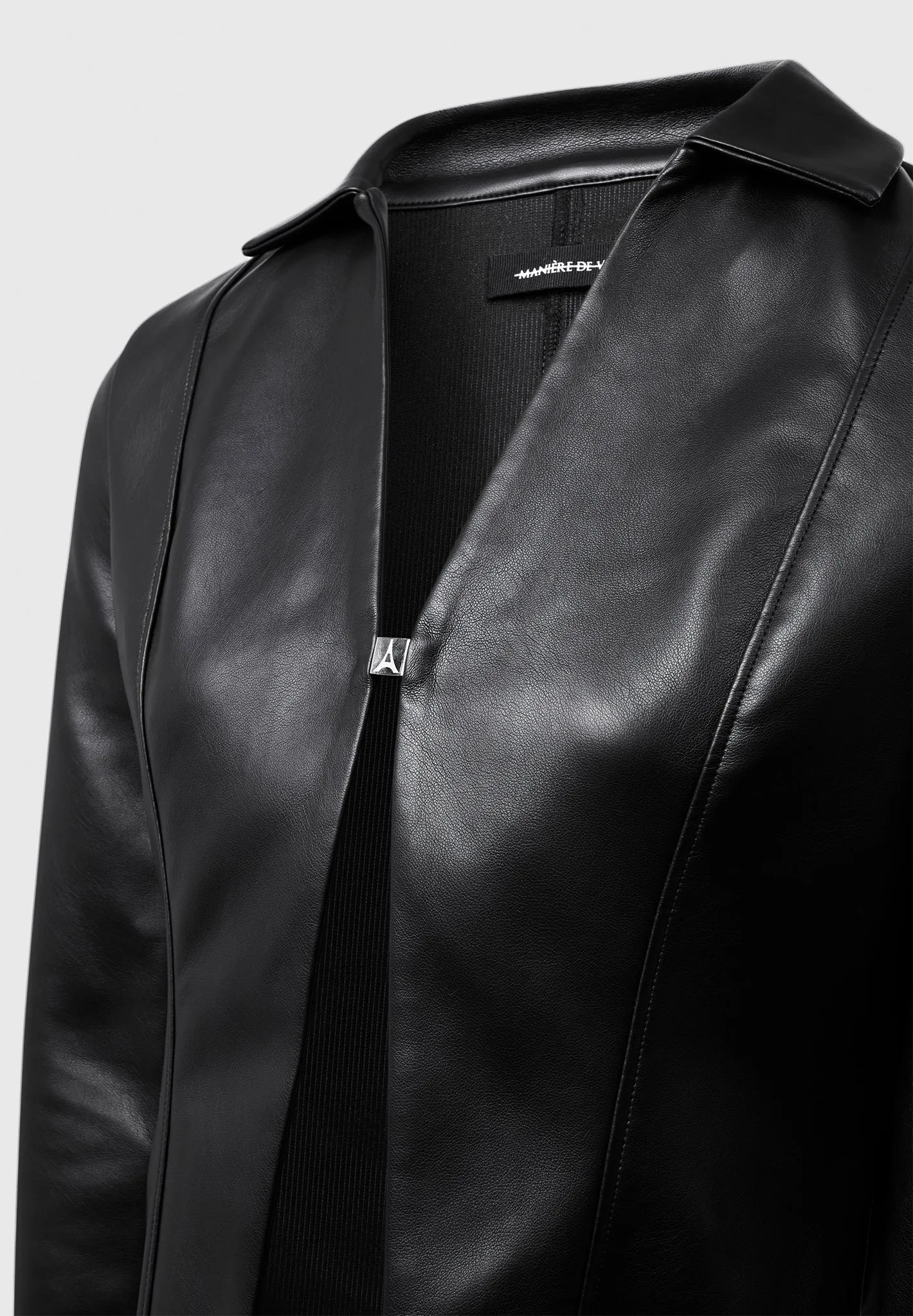 Effortless Daywear Leather Shirt with Clasp - Black